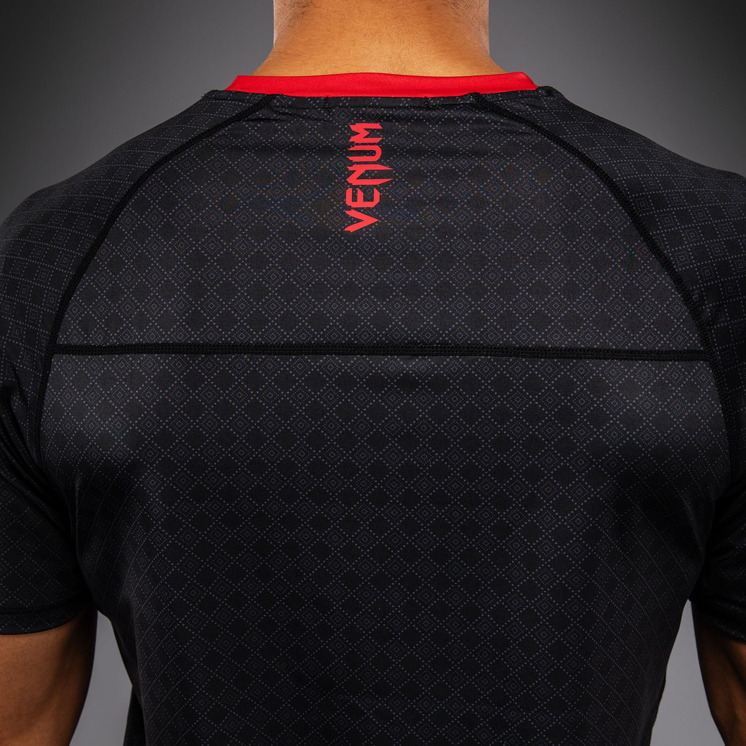 venum-x-roger-gracie-signature-dry-tech-t-shirt-schwarz-rot image 7