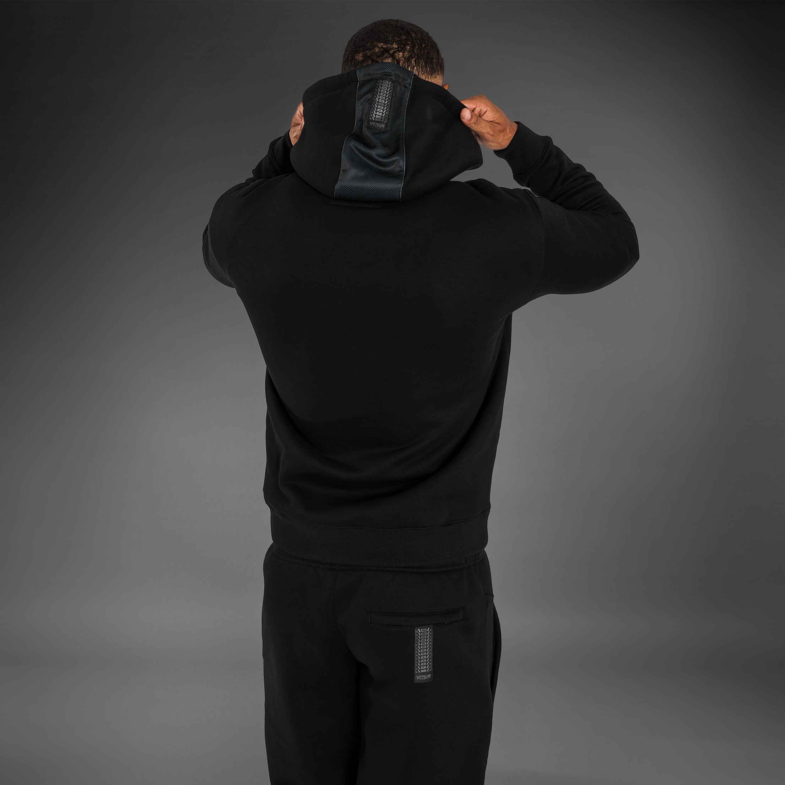 venum-silent-power-hoodie-schwarz image 4