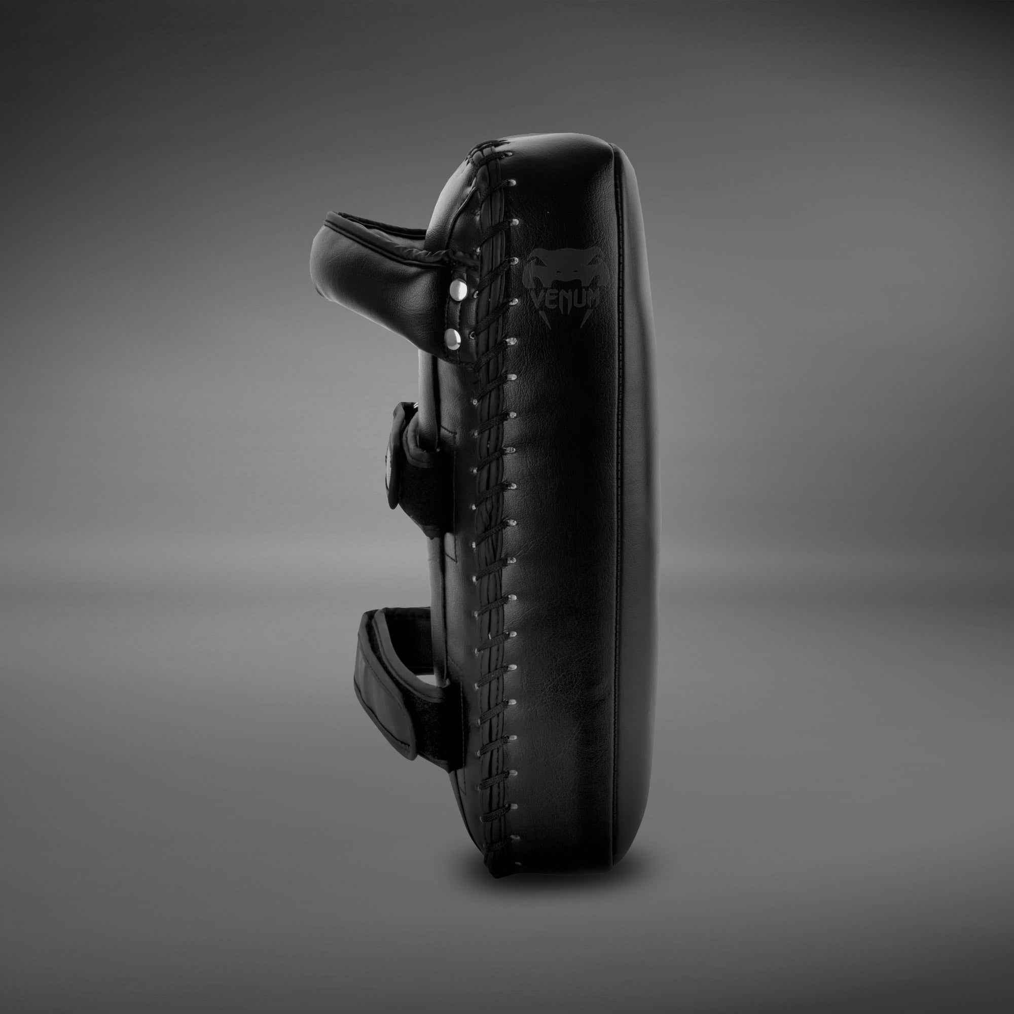 venum-giant-kick-pads-paar-schwarz-schwarz image 2