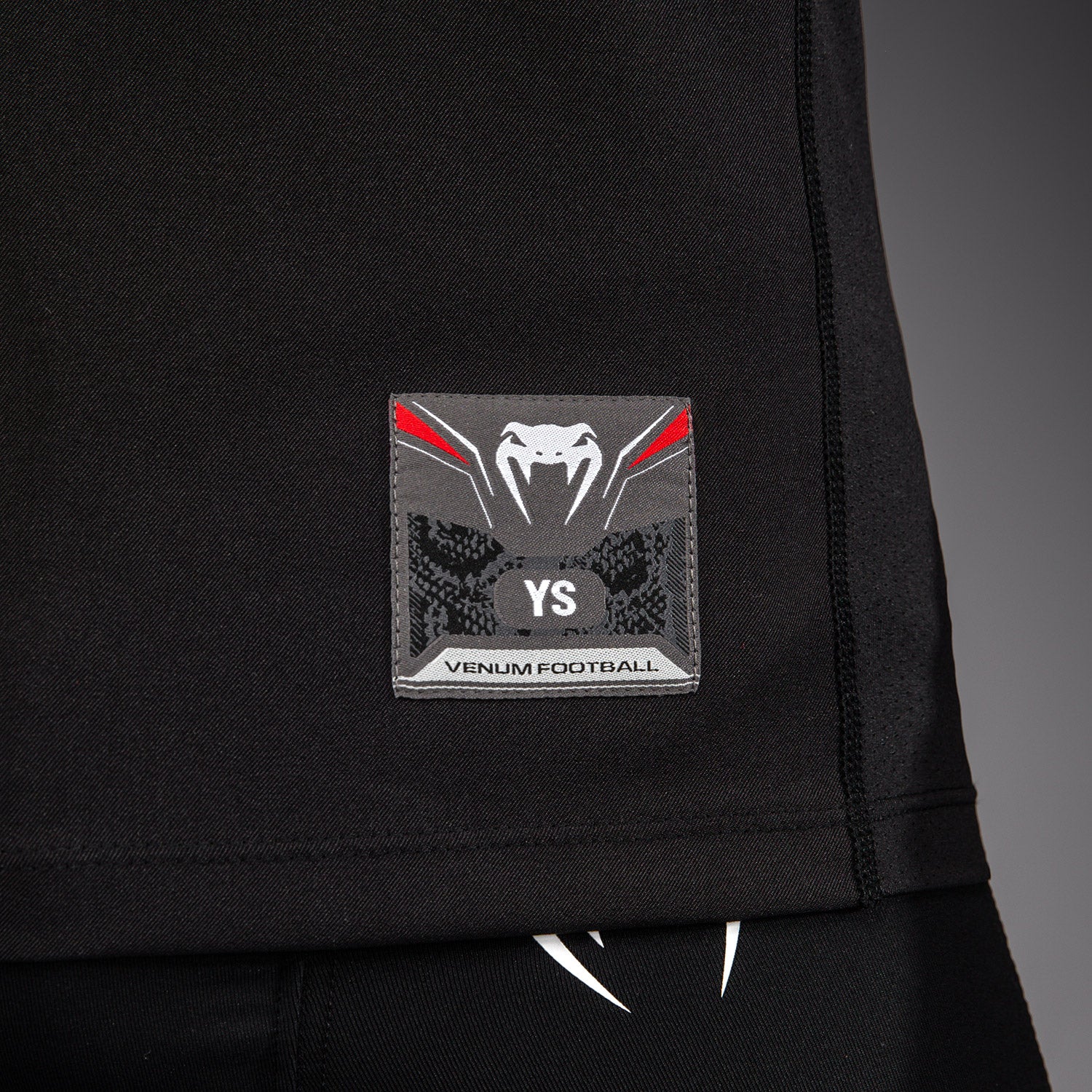 venum-elite-fu-ball-kompressionsshirt-kinder-rmellos-schwarz image 5
