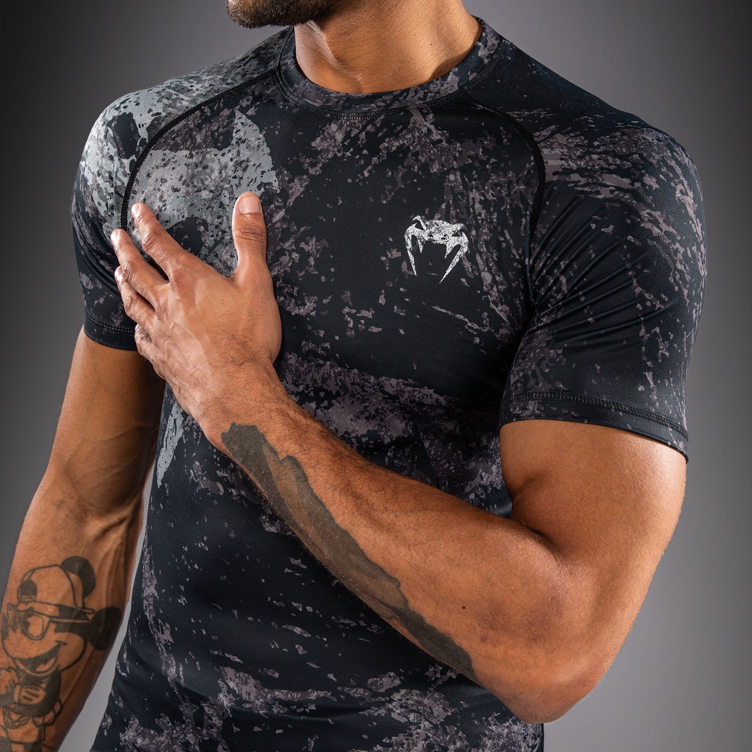 venum-rage-workout-kurzarm-rashguard-schwarz-grau-herren image 5