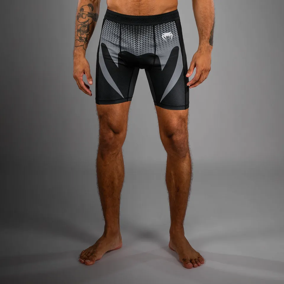 venum-no-gi-vale-tudo-shorts-schwarz-silbergrau-herren-ibjjf-compression-shorts image 1
