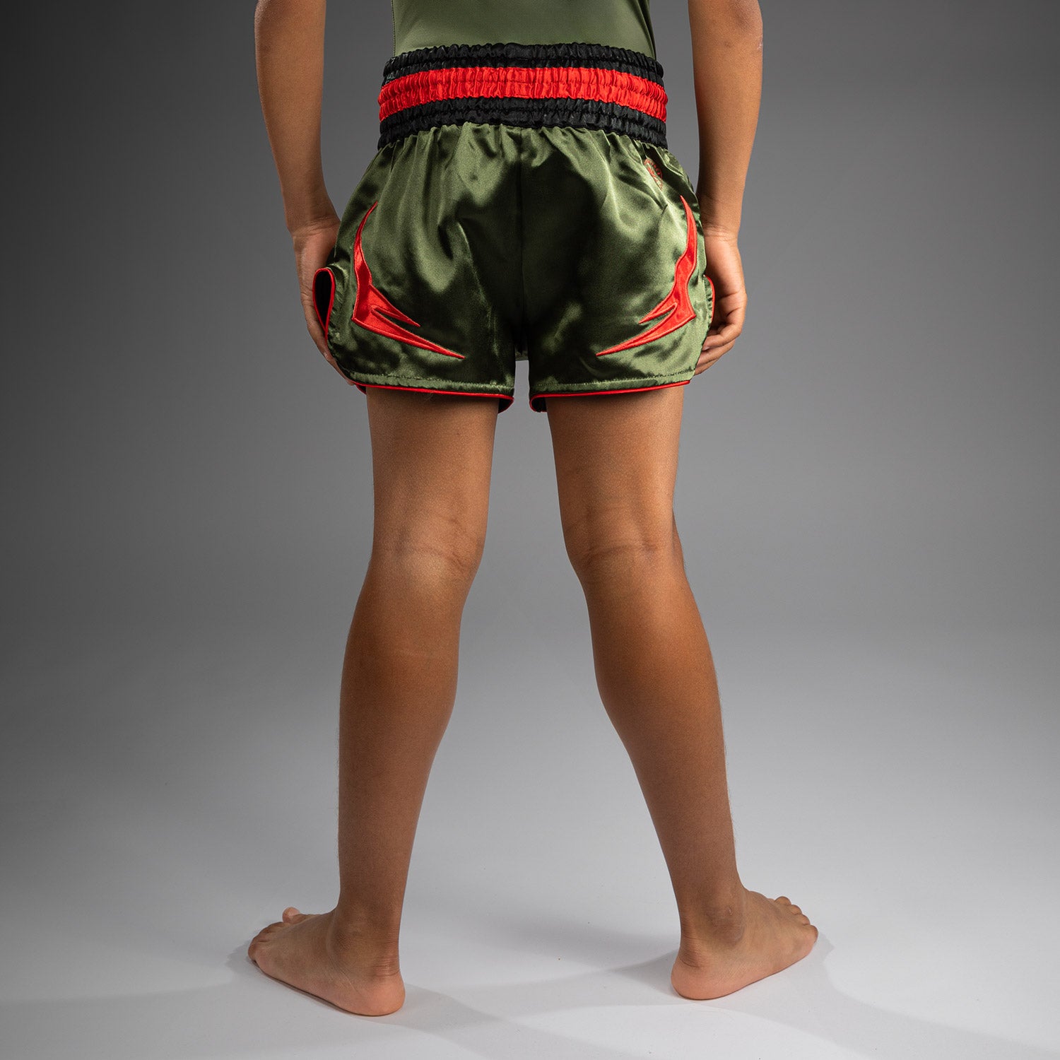 venum-inferno-kinder-muay-thai-shorts-armeegr-n-orange image 2