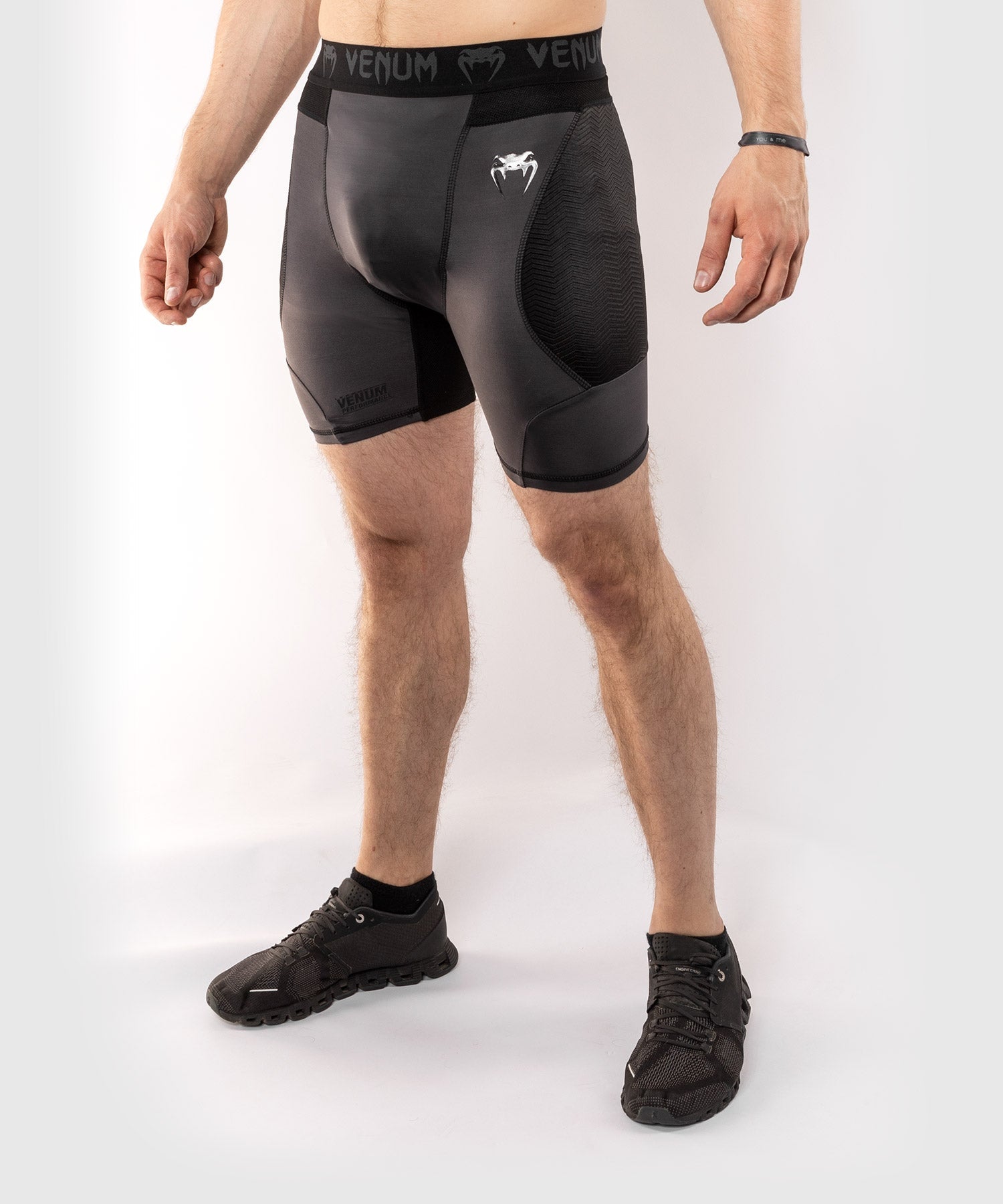venum-g-fit-kompressions-shorts-grau-schwarz image 2