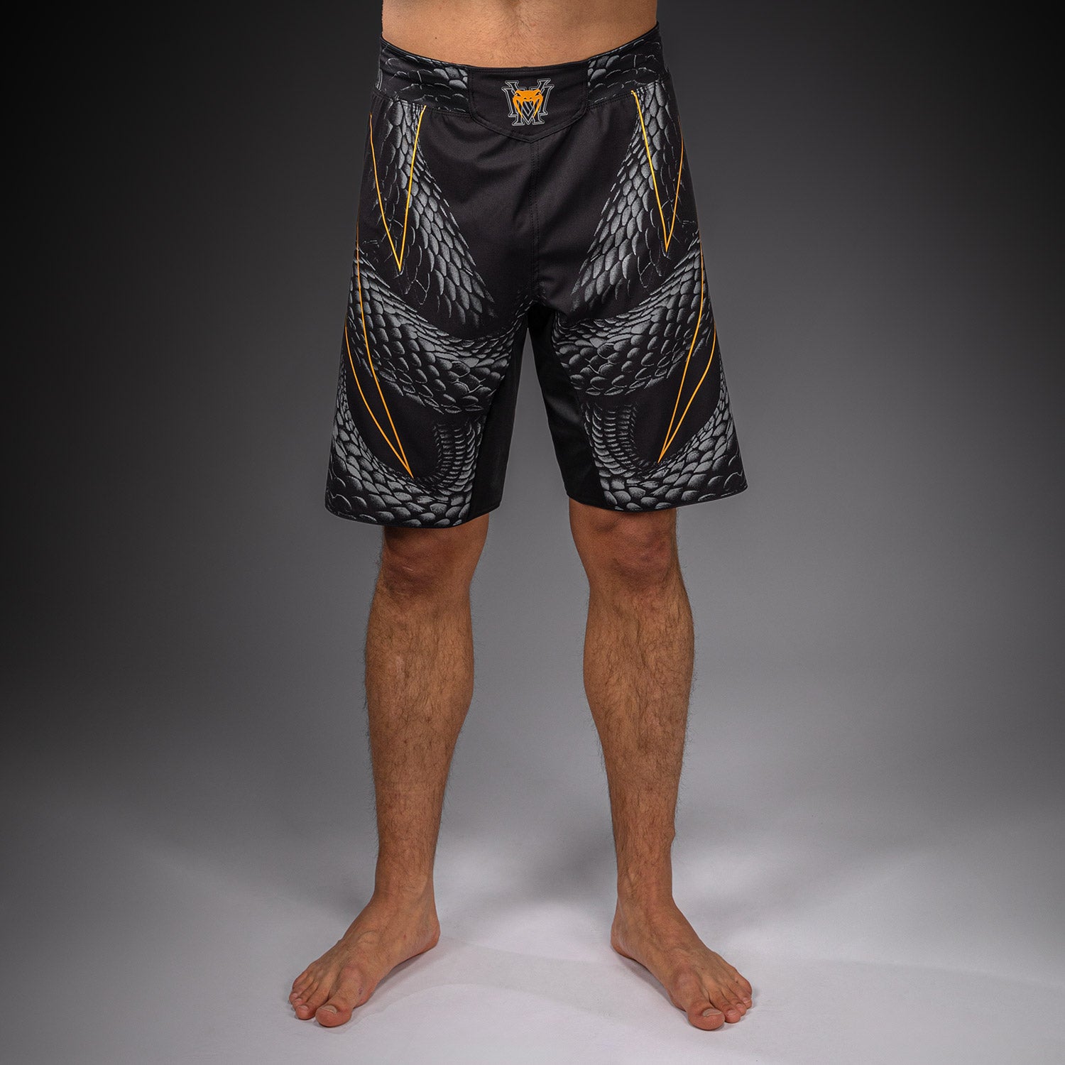 venum-matupa-fightshorts-herren-schwarz-grau-gold image 1