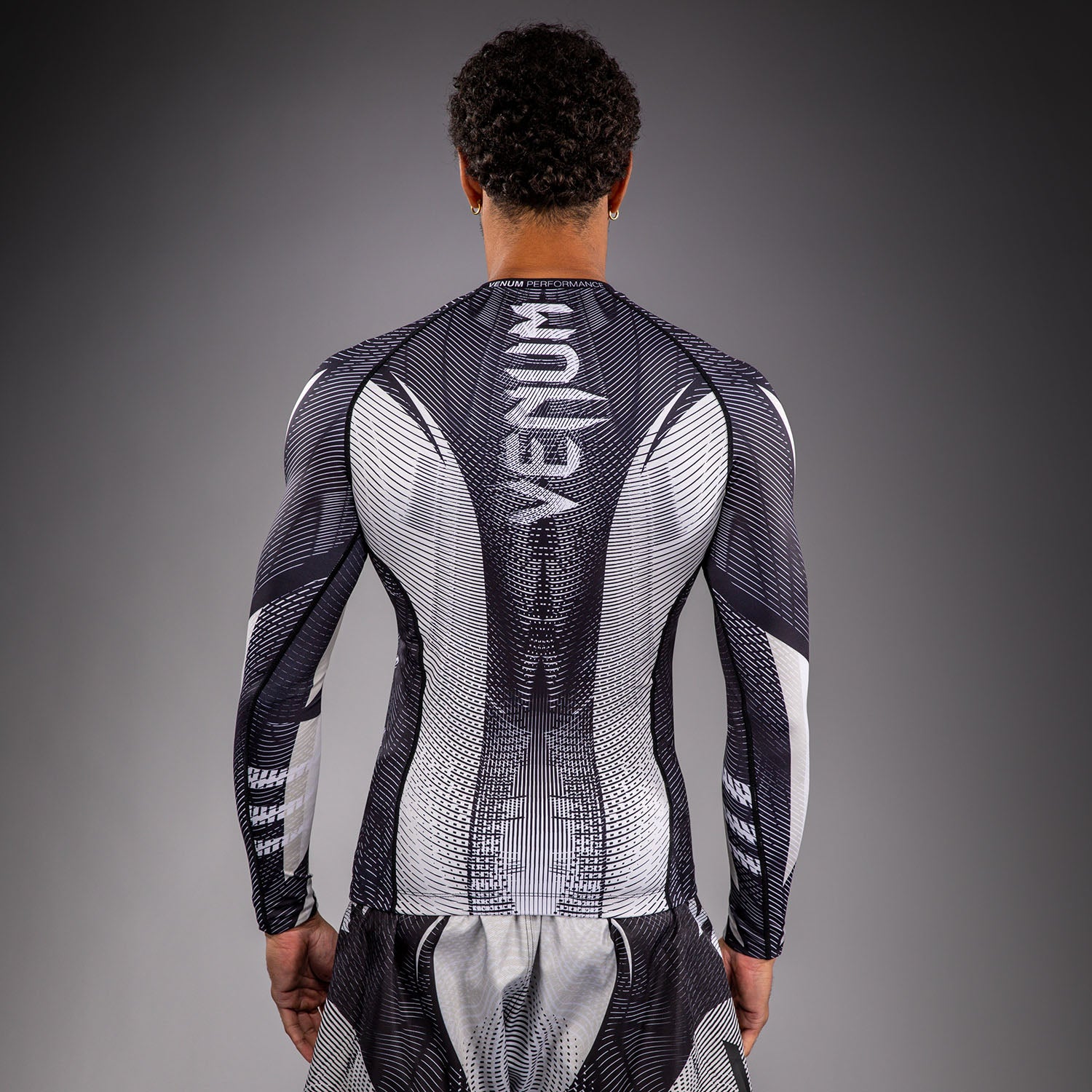 venum-galactic-3-0-langarm-rashguard-cremewei-schwarz image 4