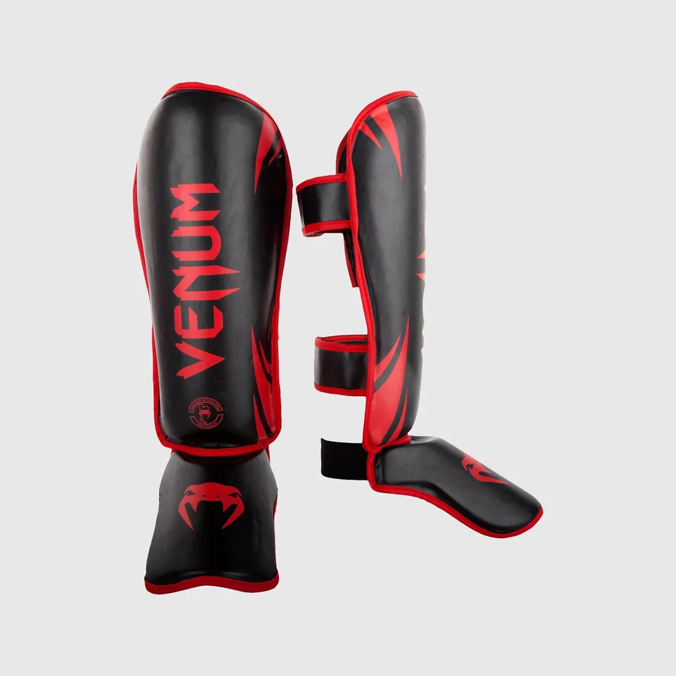 venum-challenger-standup-schienbeinsch-tzer-schwarz-rot image 1