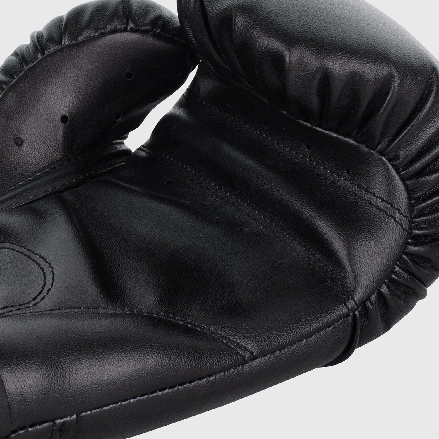 venum-contender-boxhandschuhe-schwarz-2 image 4