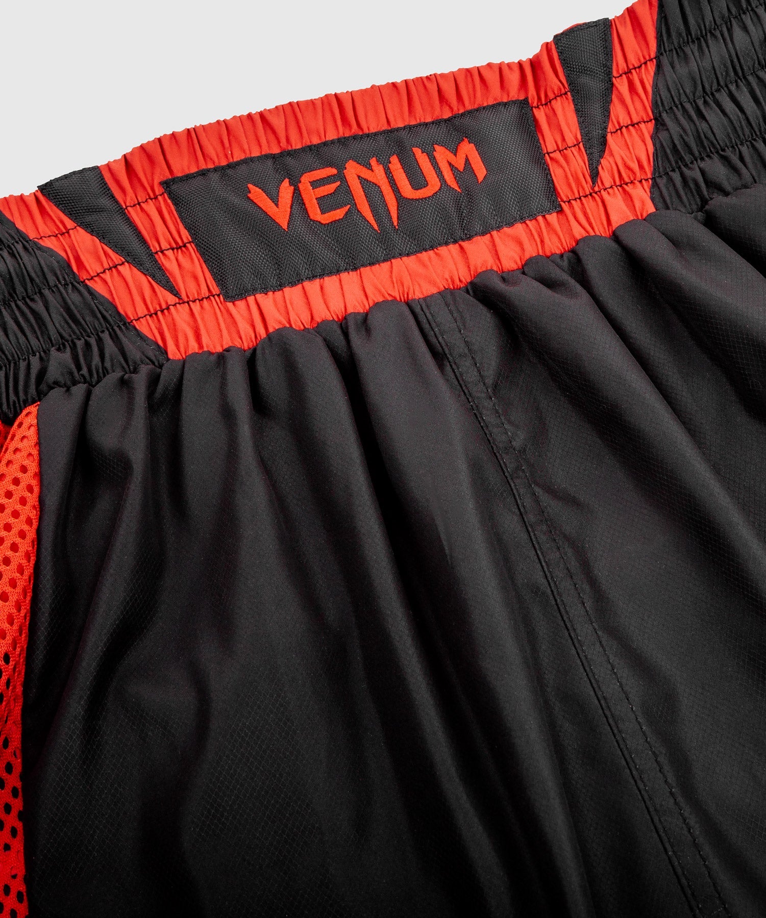 venum-box-shorts-herren-schwarz-rot image 5