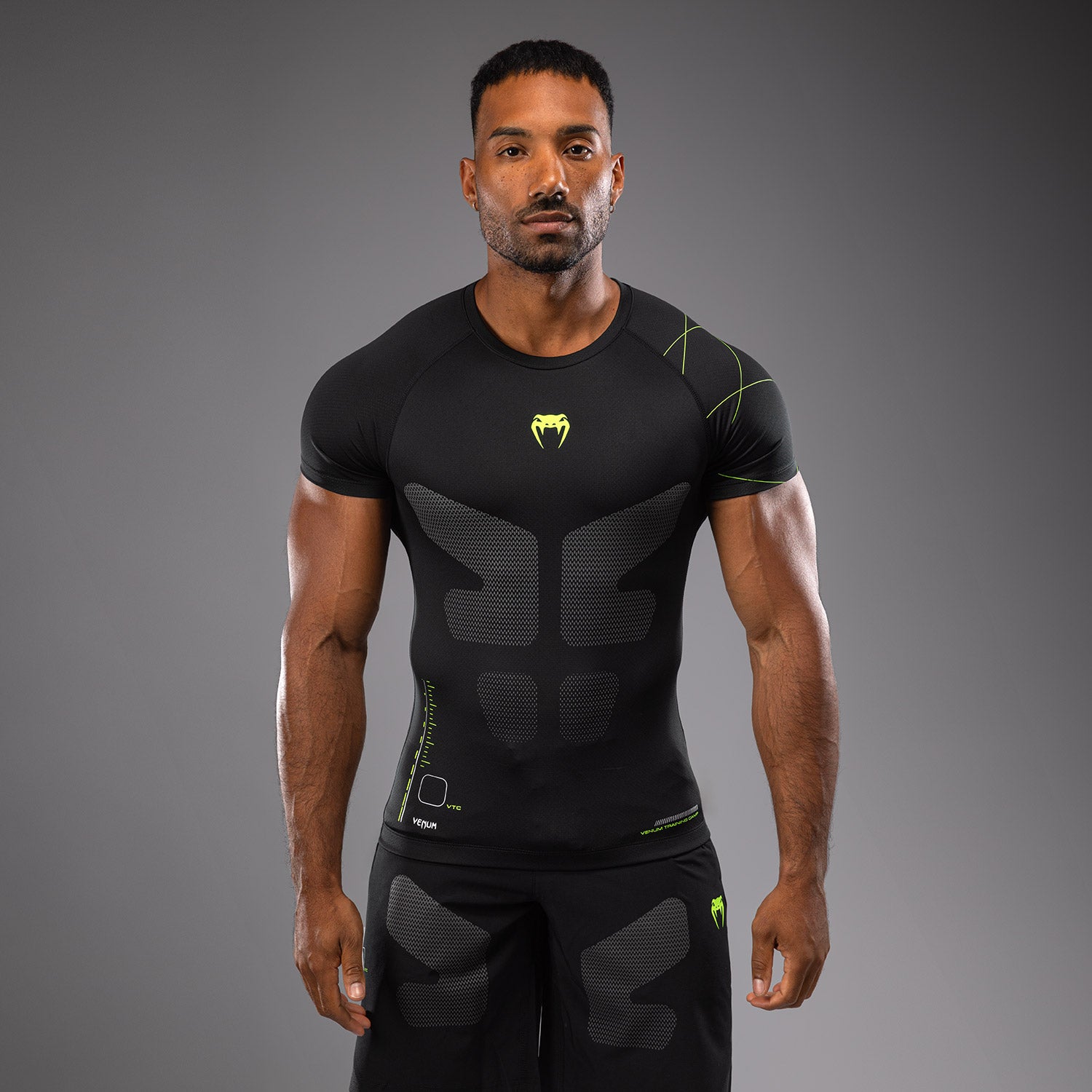 venum-training-camp-4-0-rashguard-kurzarm-herren-schwarz-neongr-n image 1