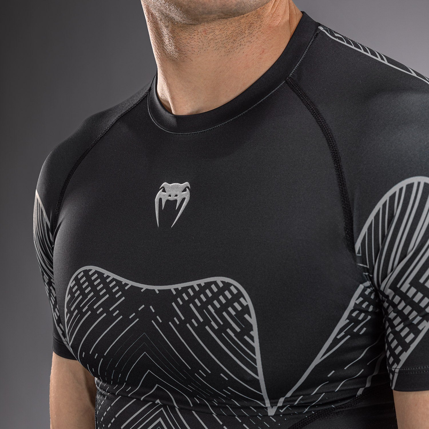 venum-midnight-fury-kurzarm-rashguard-schwarz-grau-silber image 5