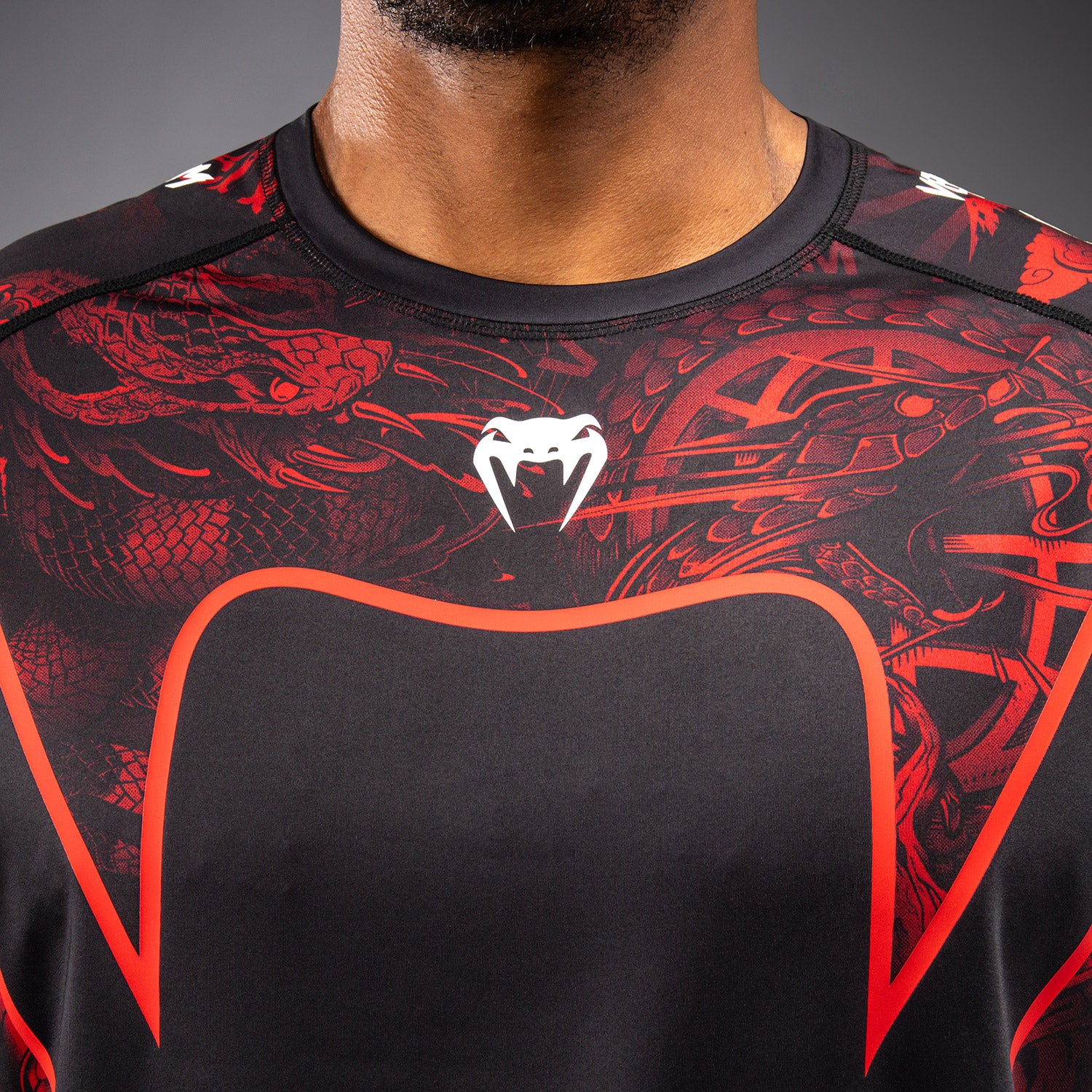 venum-20th-anniversary-dry-tech-t-shirt-schwarz-rot-herren image 5