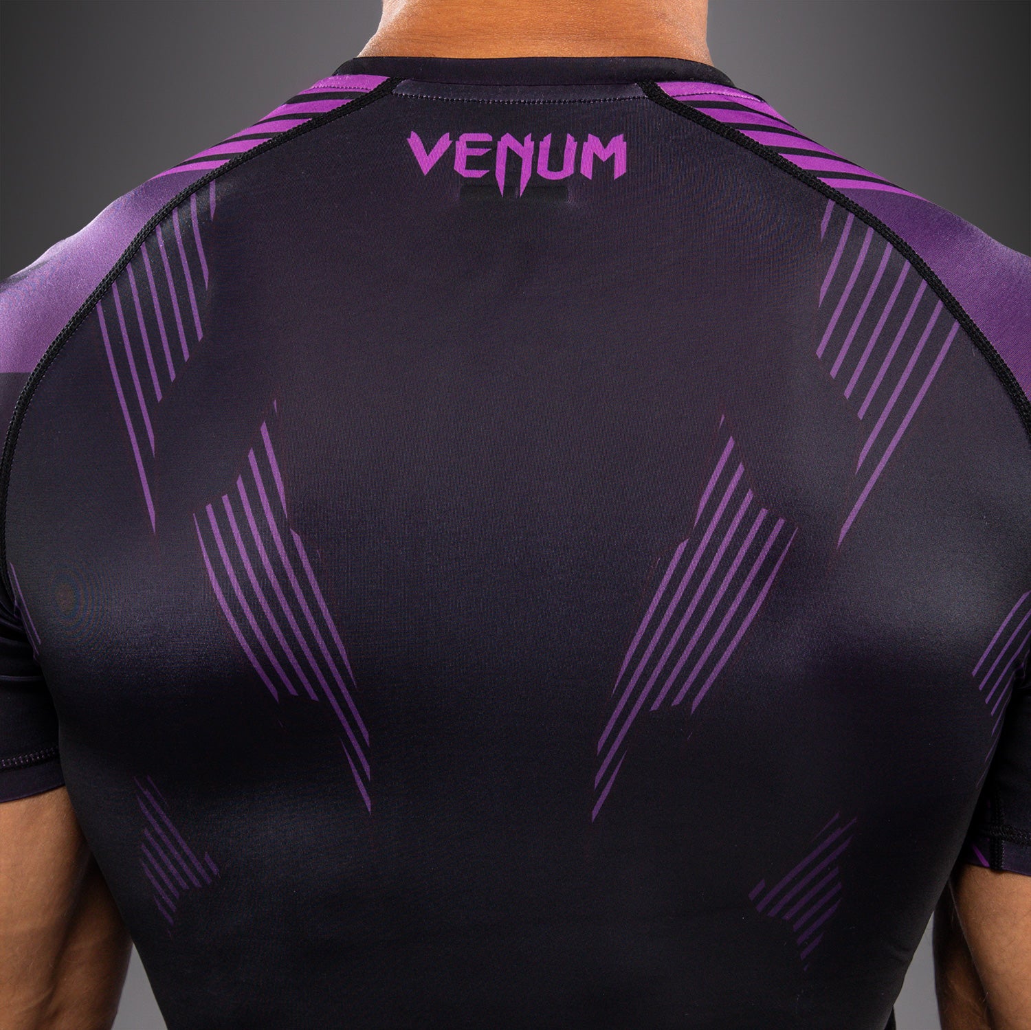 venum-no-gi-6-0-rashguard-kurzarm-herren-schwarz-lila image 6