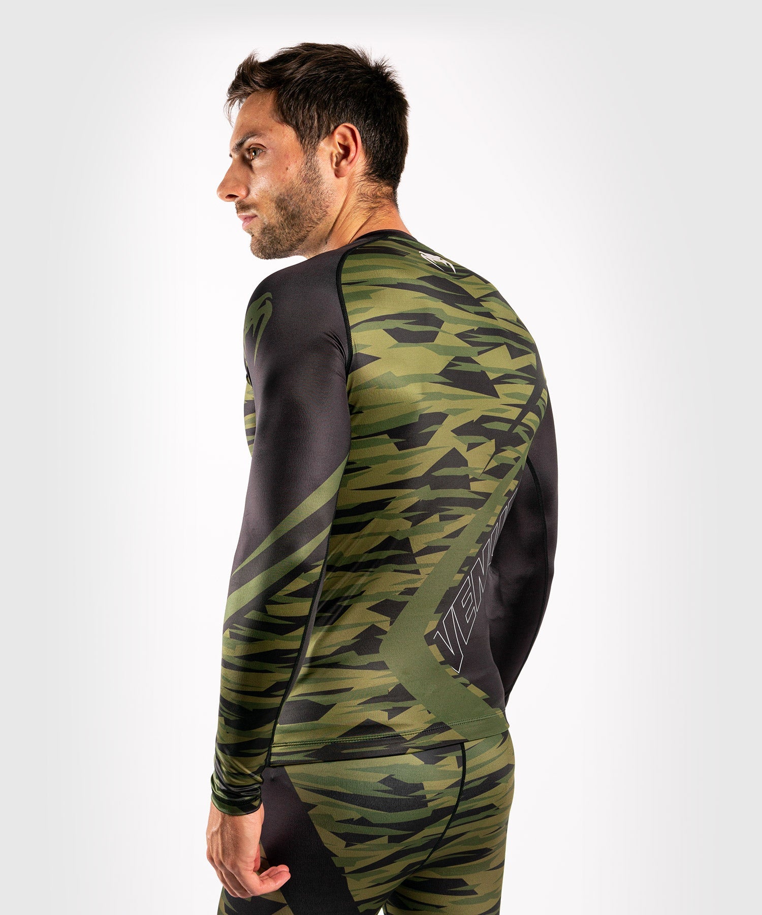 venum-contender-5-0-rashguard-lange-rmel-khaki-camo image 3