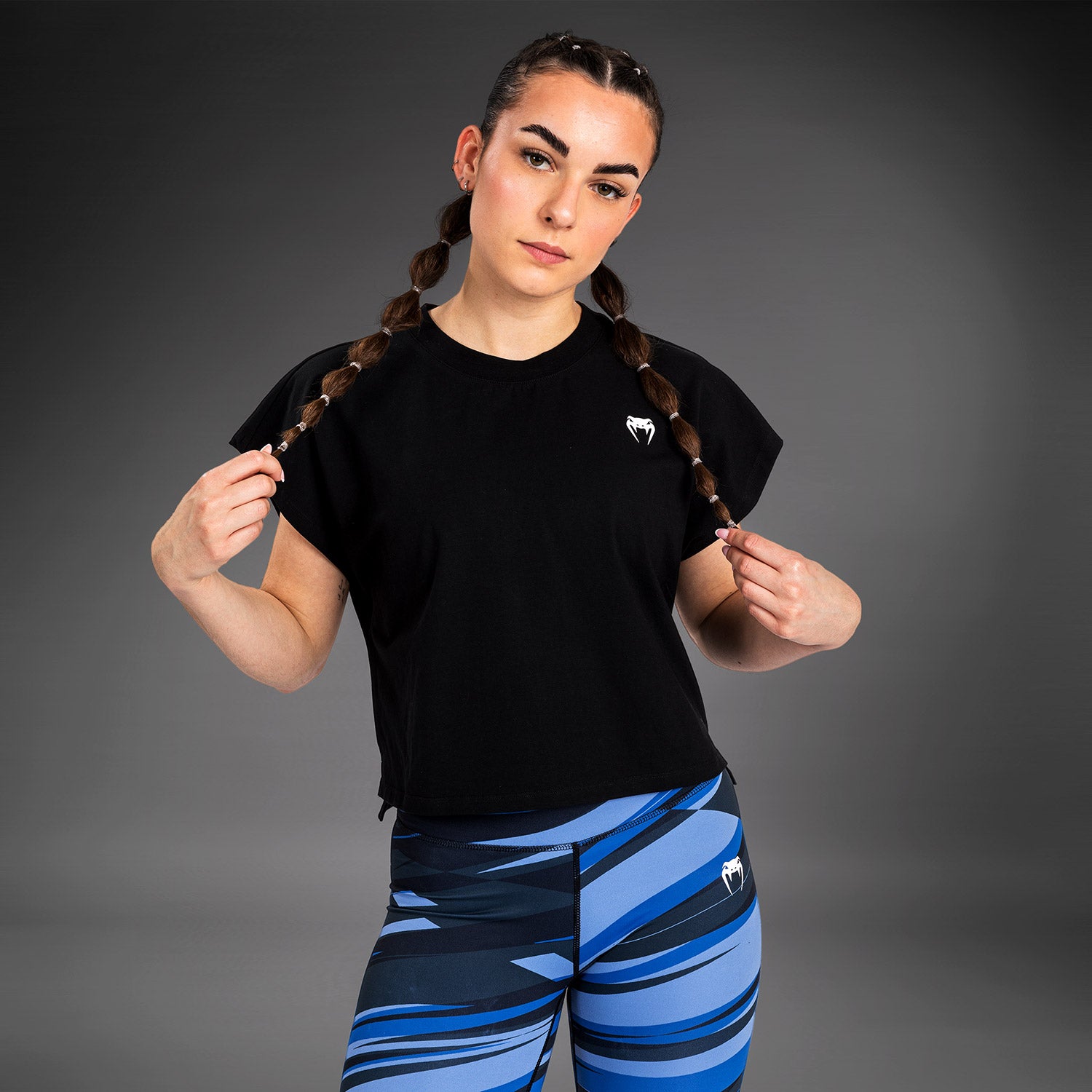 venum-abyss-damen-cropped-t-shirt-tiefes-schwarz image 5