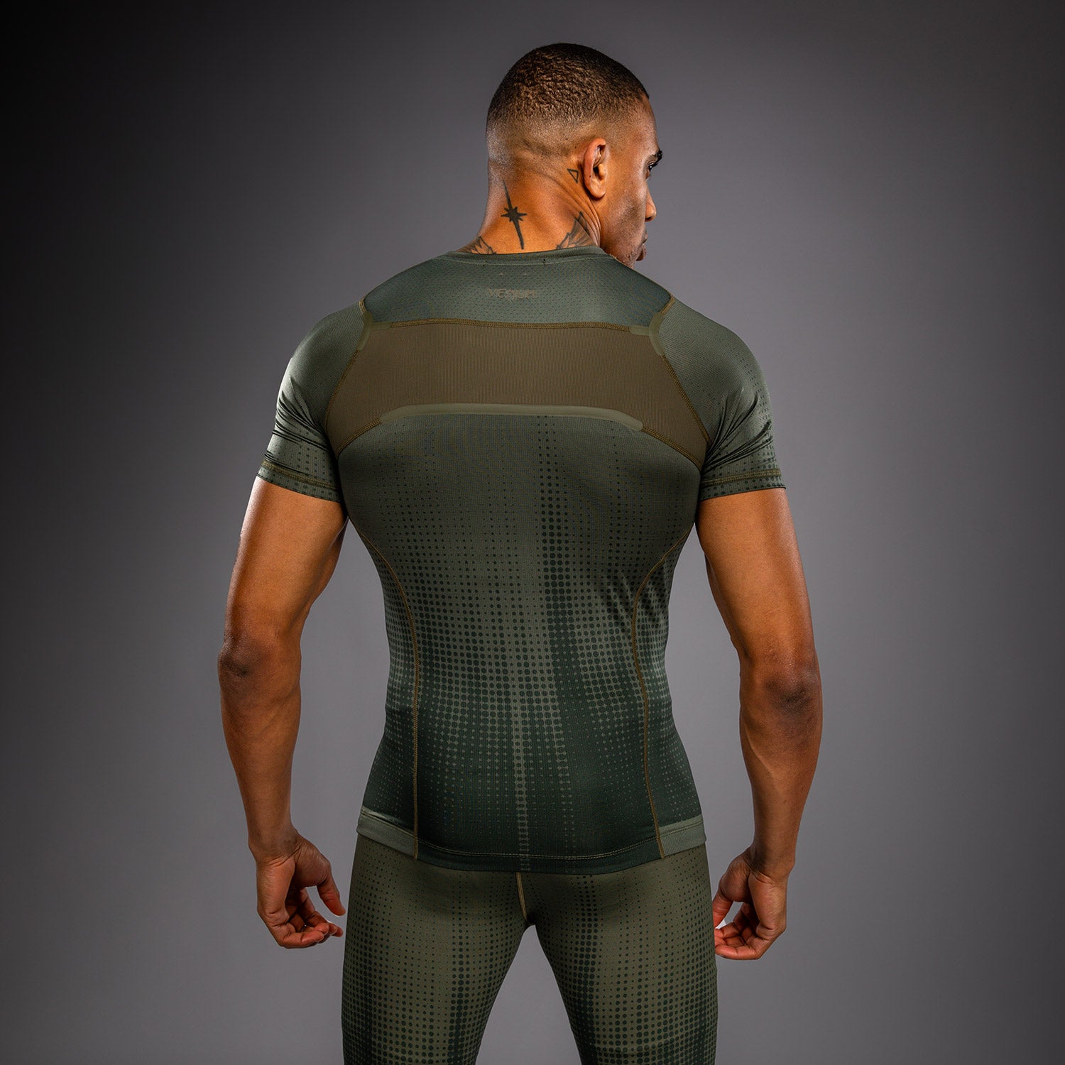 venum-stealth-kurzarm-rashguard-khaki-dunkelgr-n image 4