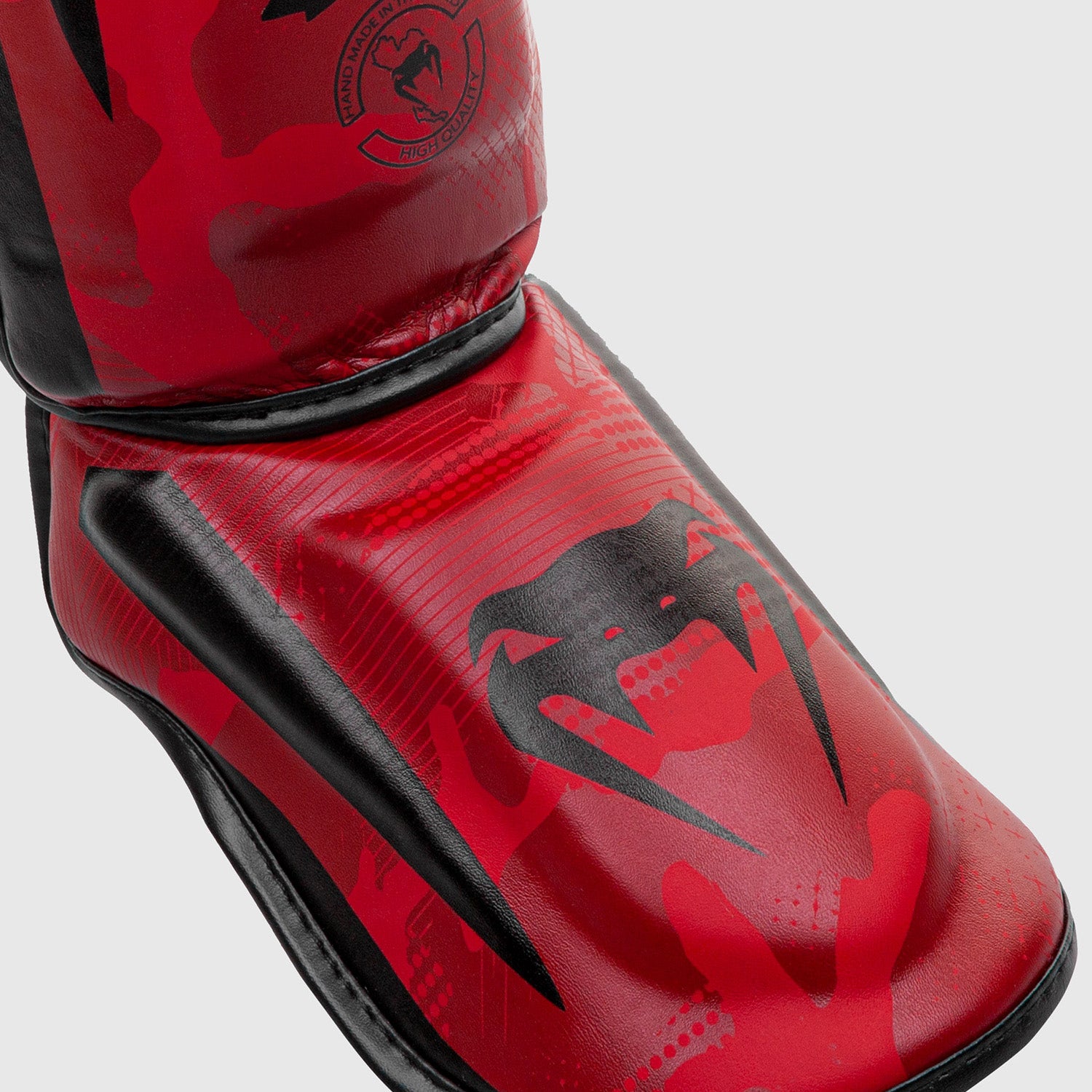 venum-elite-schienbeinsch-tzer-camo-rot image 3