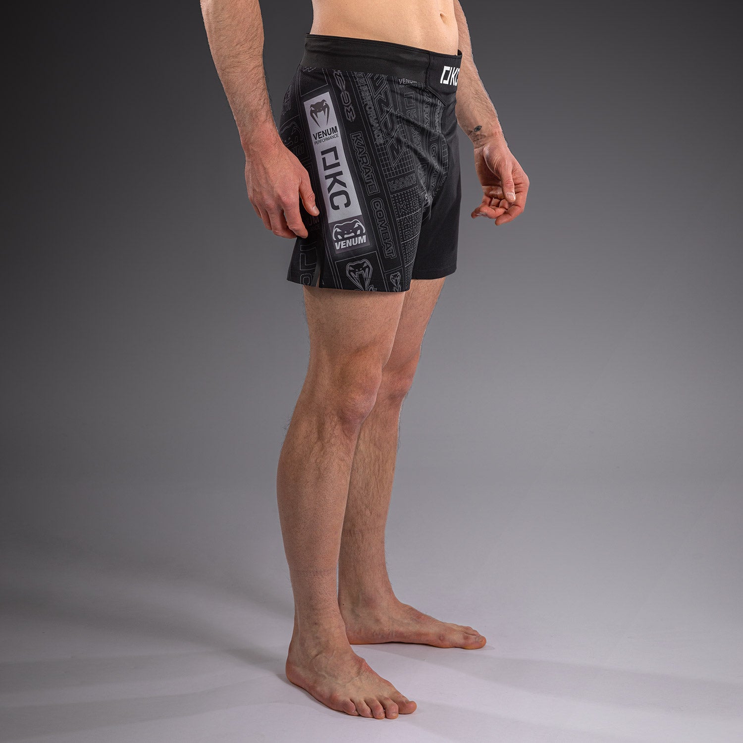 karate-combat-by-venum-fightshorts-schwarz-grau image 2