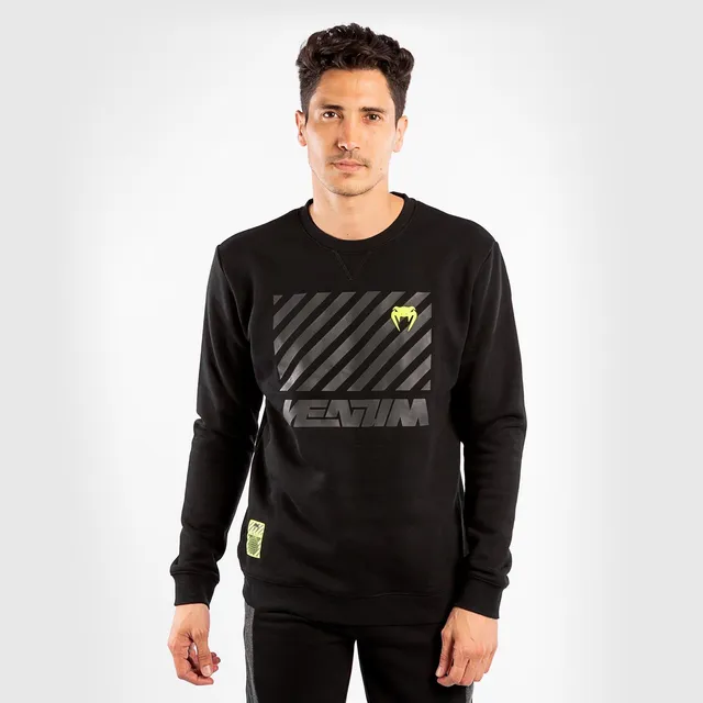 venum-stripes-sweatshirt-schwarz image 1