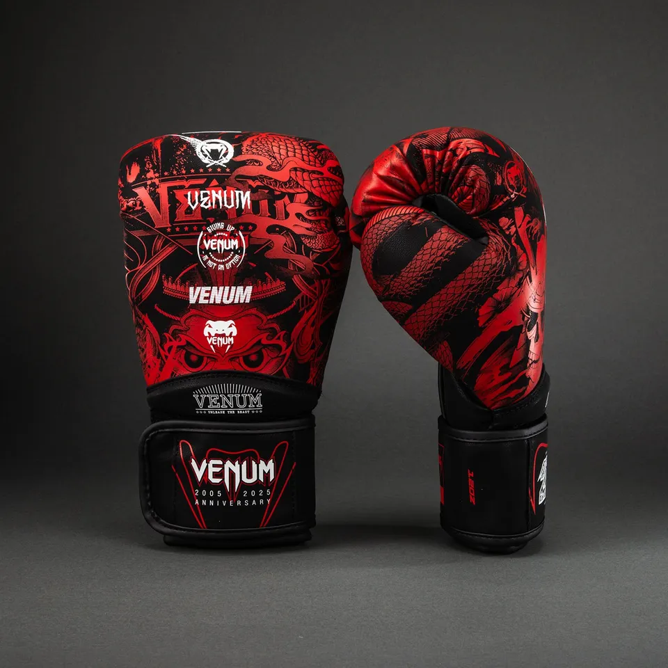 venum-20th-anniversary-boxhandschuhe-schwarz-rot-mit-klettverschluss image 1