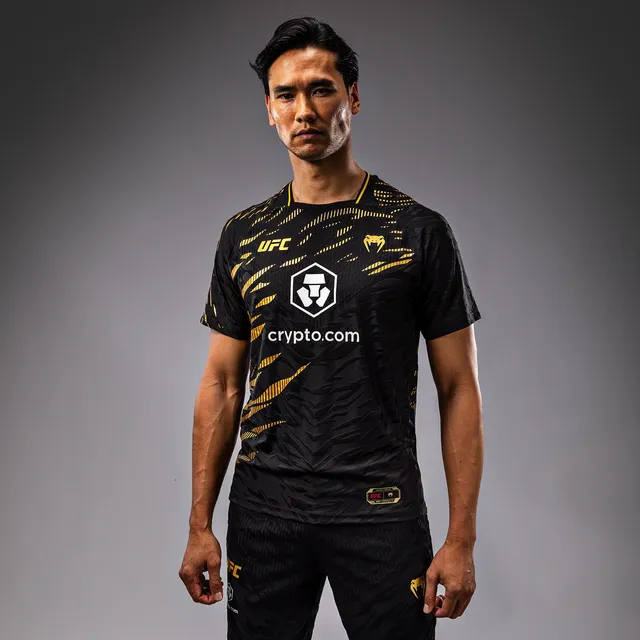 ufc-fusion-by-venum-authentic-fight-night-walkout-jersey-herren-champion-schwarz image 1