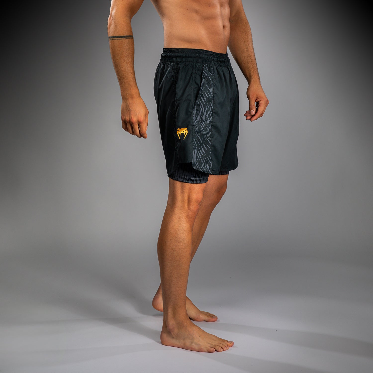 venum-x-chimaev-trainingsshorts-herren-schwarz-grau image 5