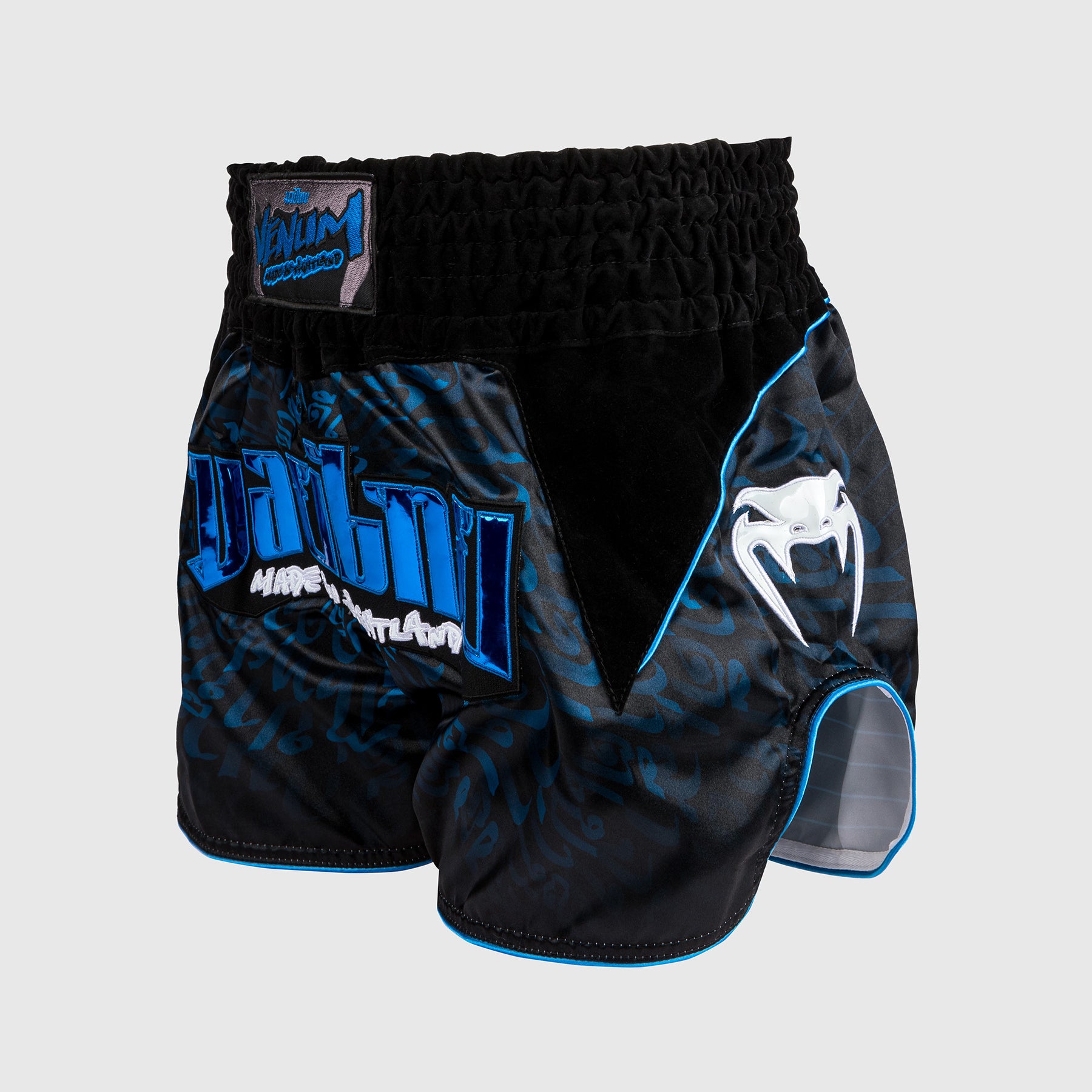 venum-attack-muay-thai-shorts-schwarz-blau image 2