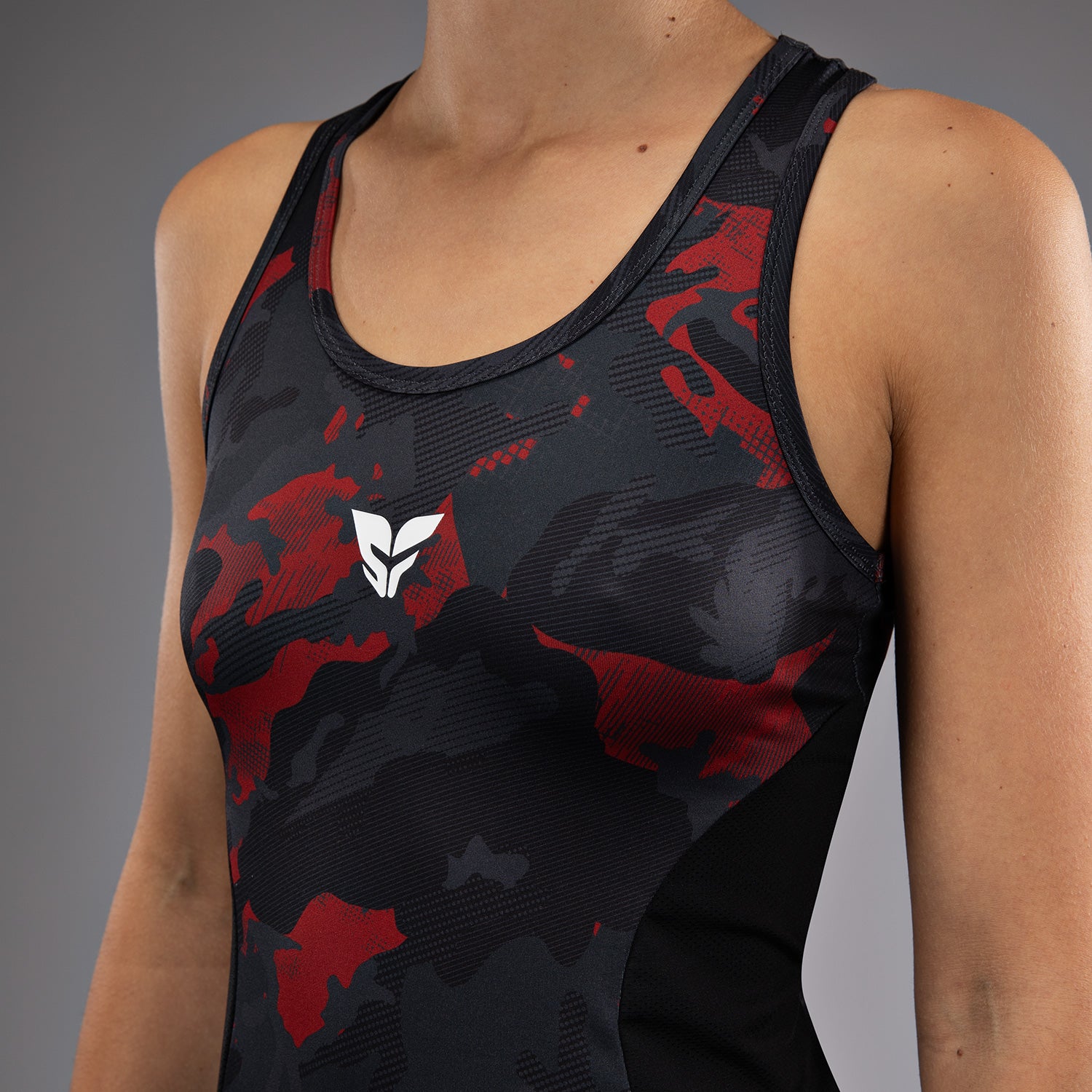 venum-x-sophia-rose-damen-tanktop-urban-red-camo-fitness-top image 7