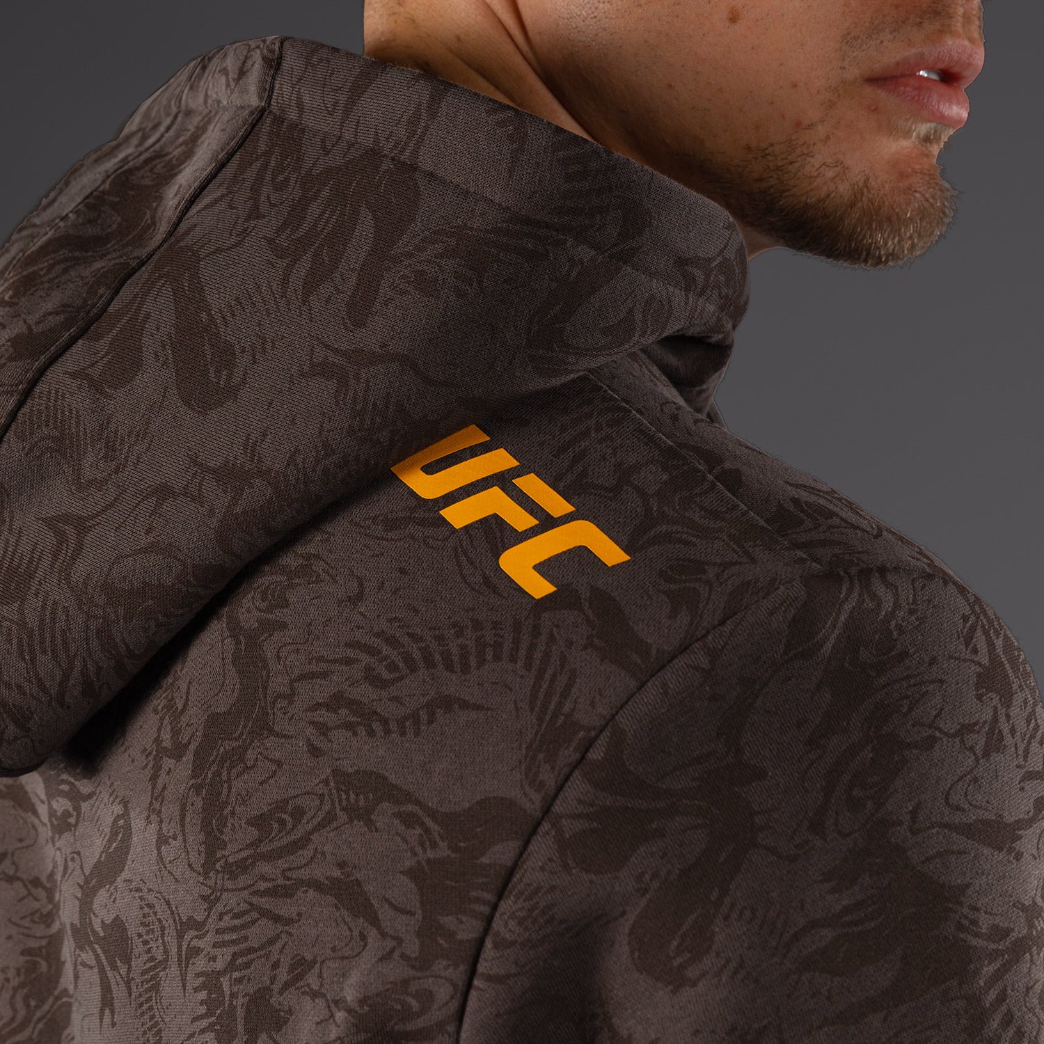 venum-ufc-fusion-by-venum-fight-week-herren-pullover-hoodie-erdiges-braun image 7
