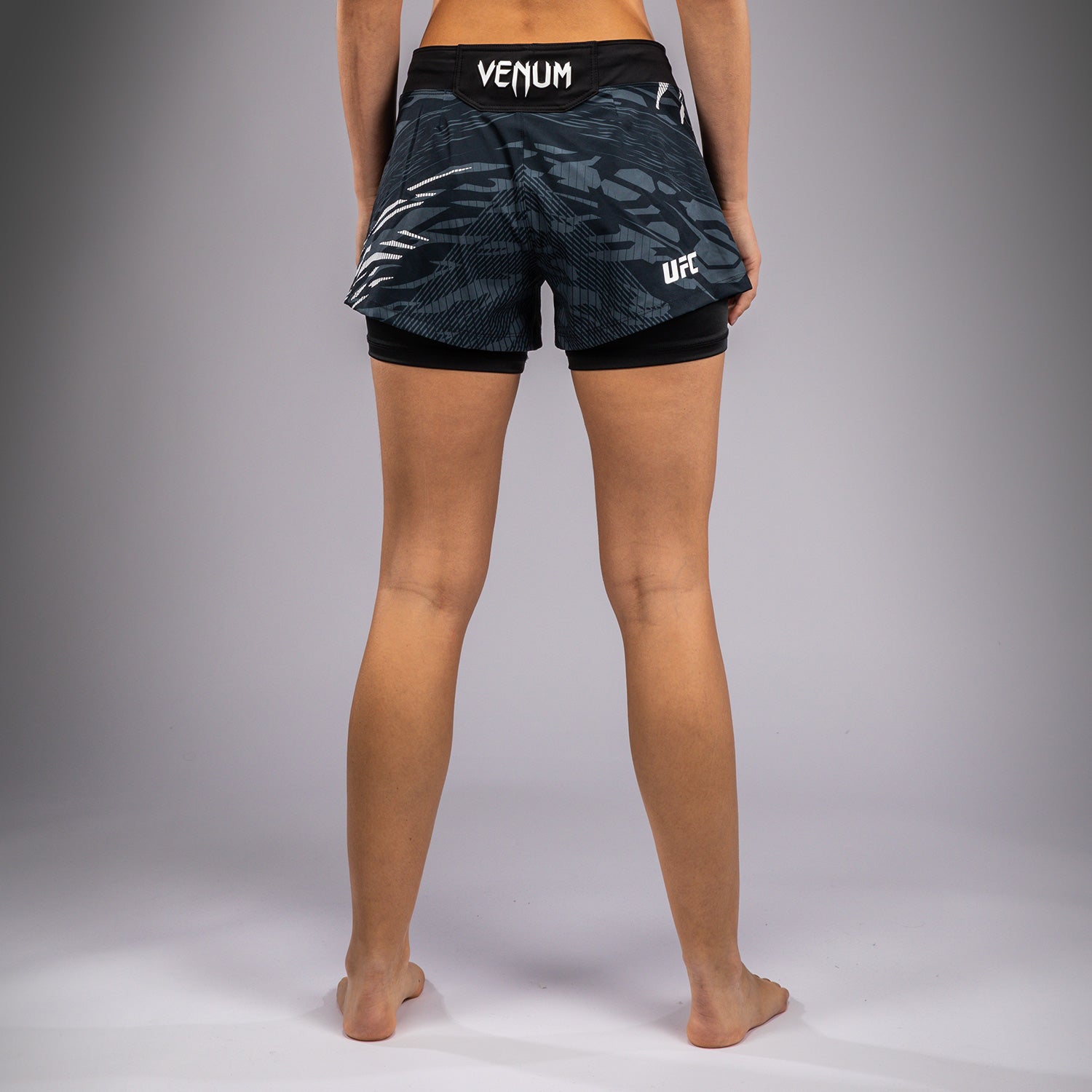 ufc-fusion-by-venum-authentic-fight-night-damen-fight-short-schwarz image 2