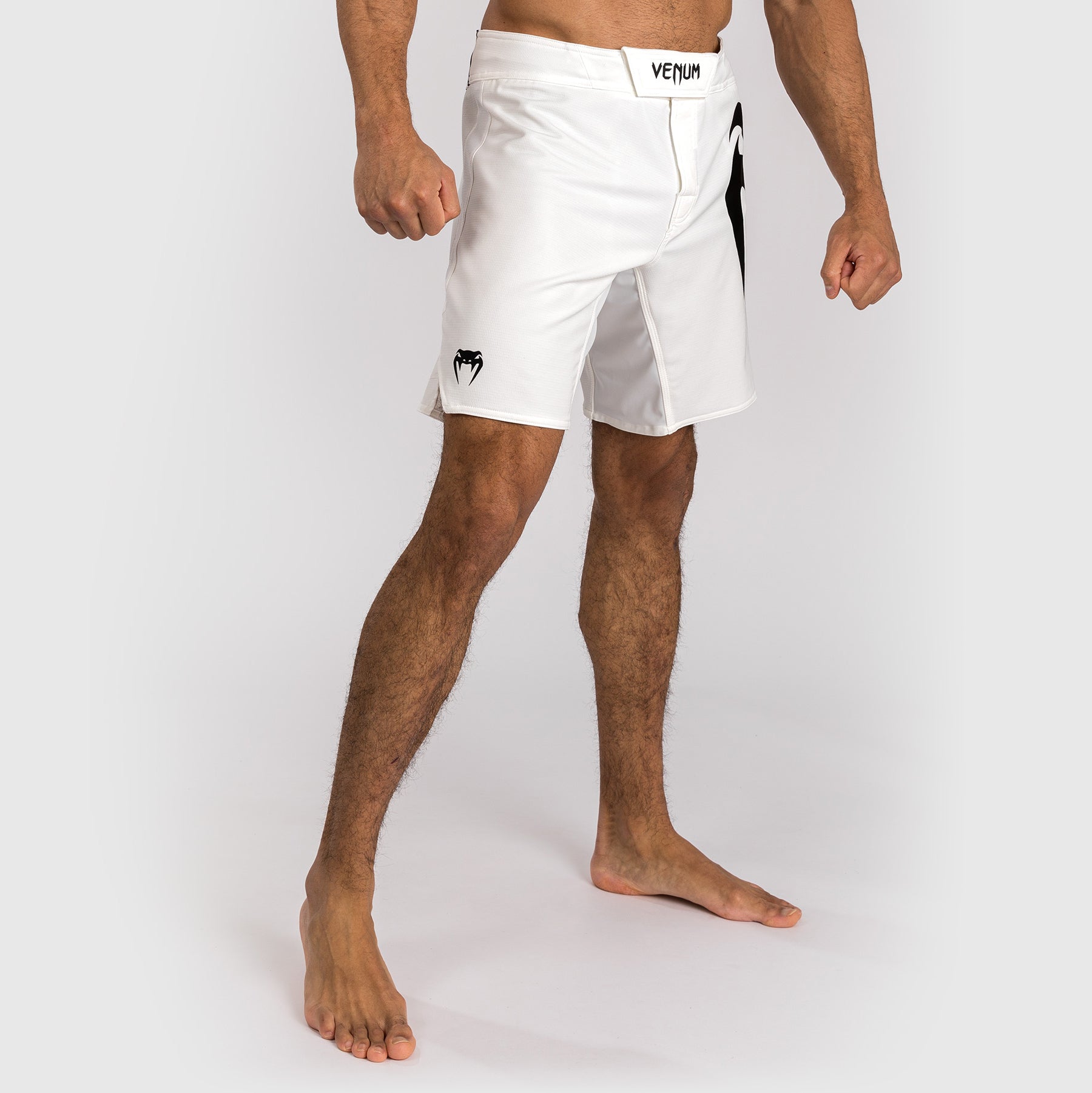 venum-light-5-0-fight-shorts-herren-wei-schwarz image 2