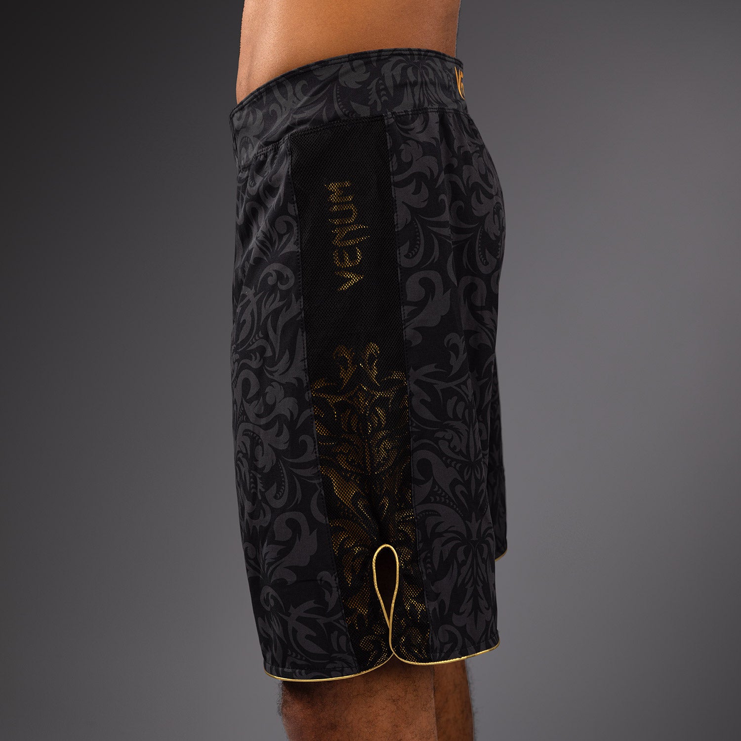 venum-x-topuria-unmatched-edition-kampfshorts-schwarz-gold-herren image 6