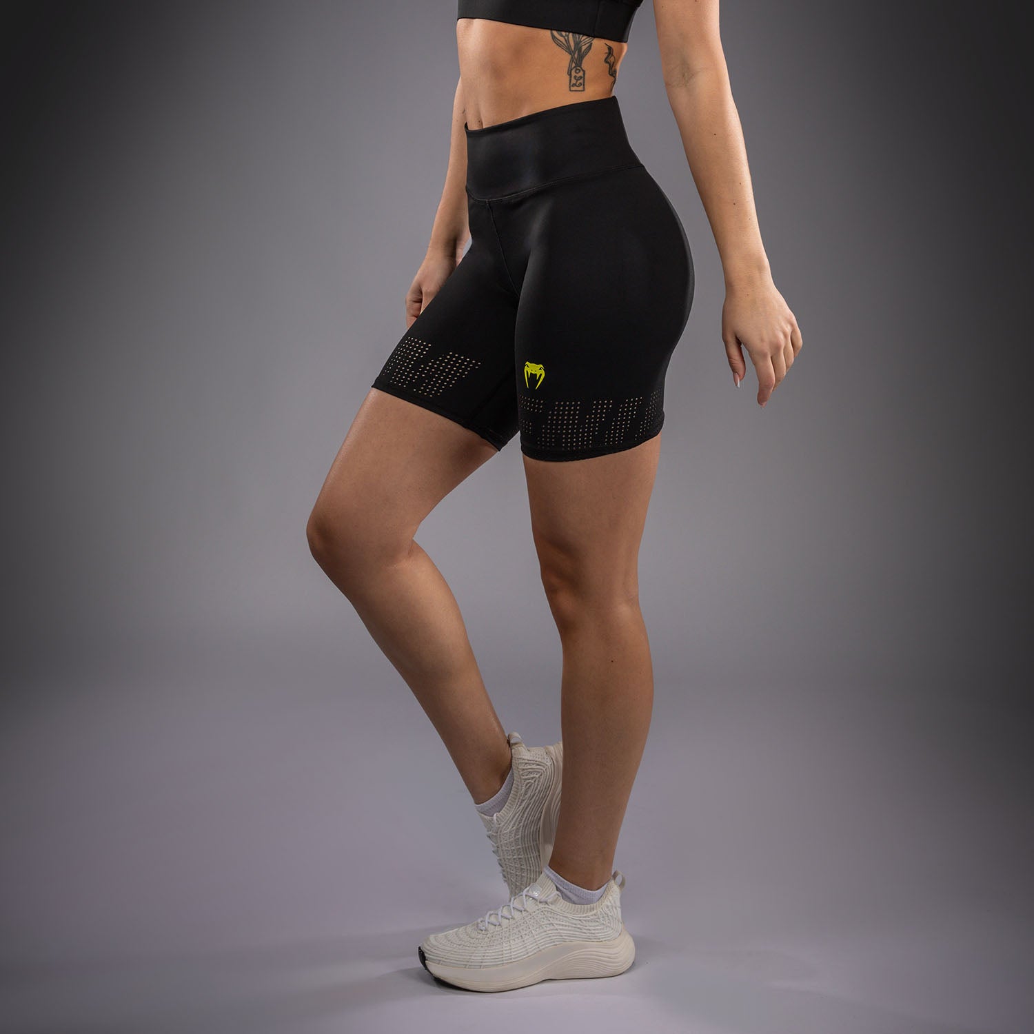 venum-lazer-kompressionsshorts-damen-schwarz-gelb image 2