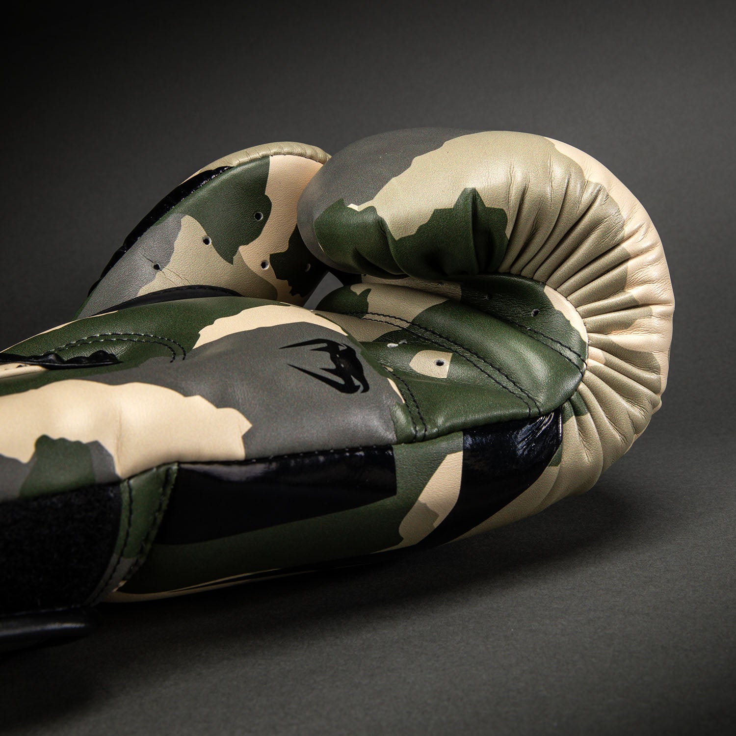 venum-elite-camo-boxhandschuhe-khaki-cremewei image 4