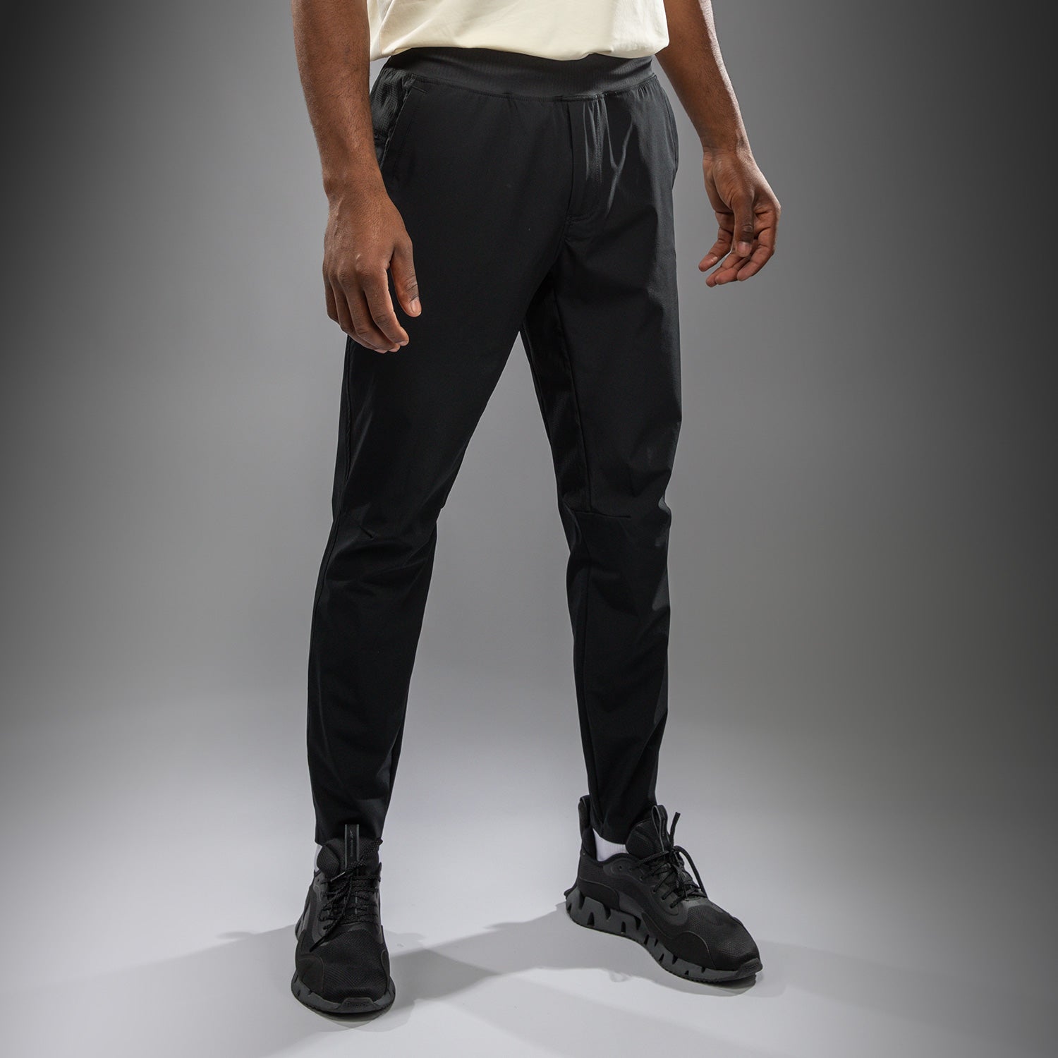 venum-fly-jogginghose-herren-tiefschwarz-leichte-lifestyle-hose image 3