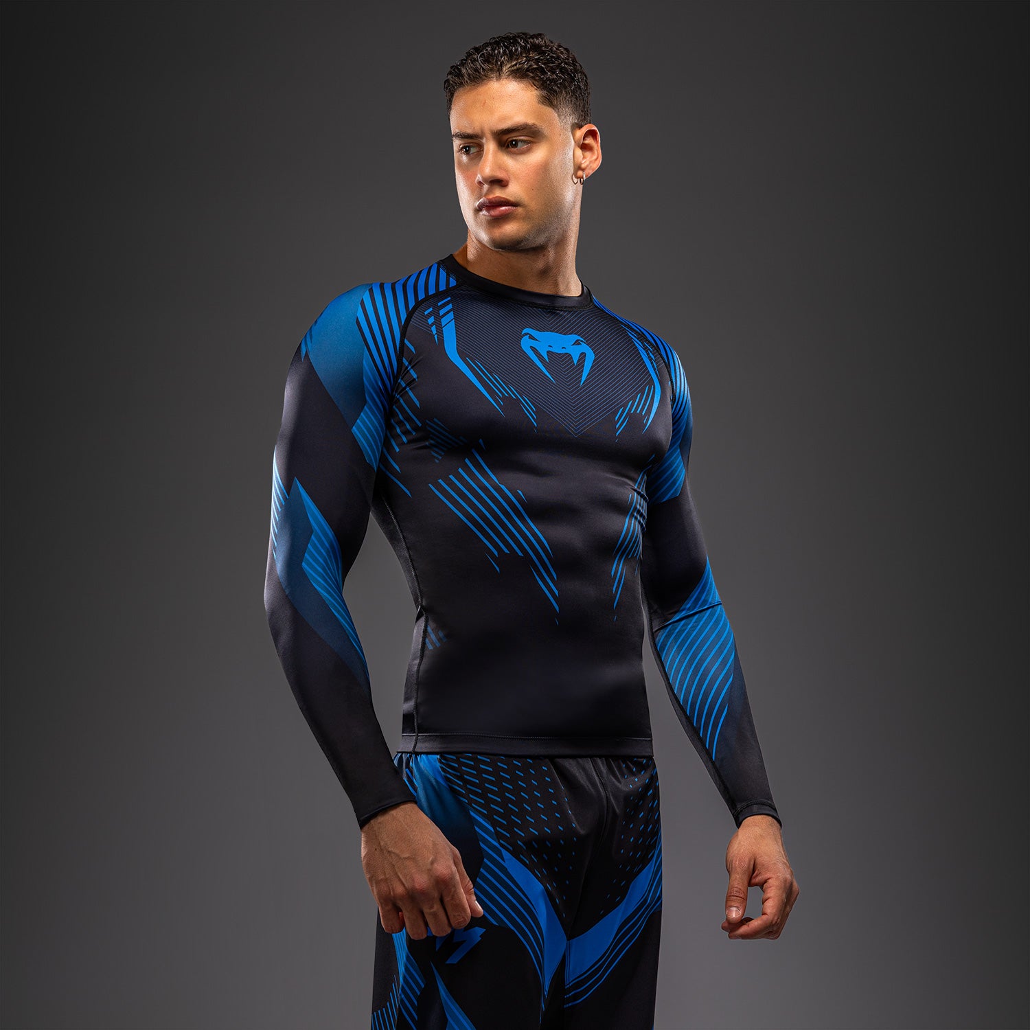 venum-no-gi-6-0-langarm-rashguard-schwarz-blau image 2