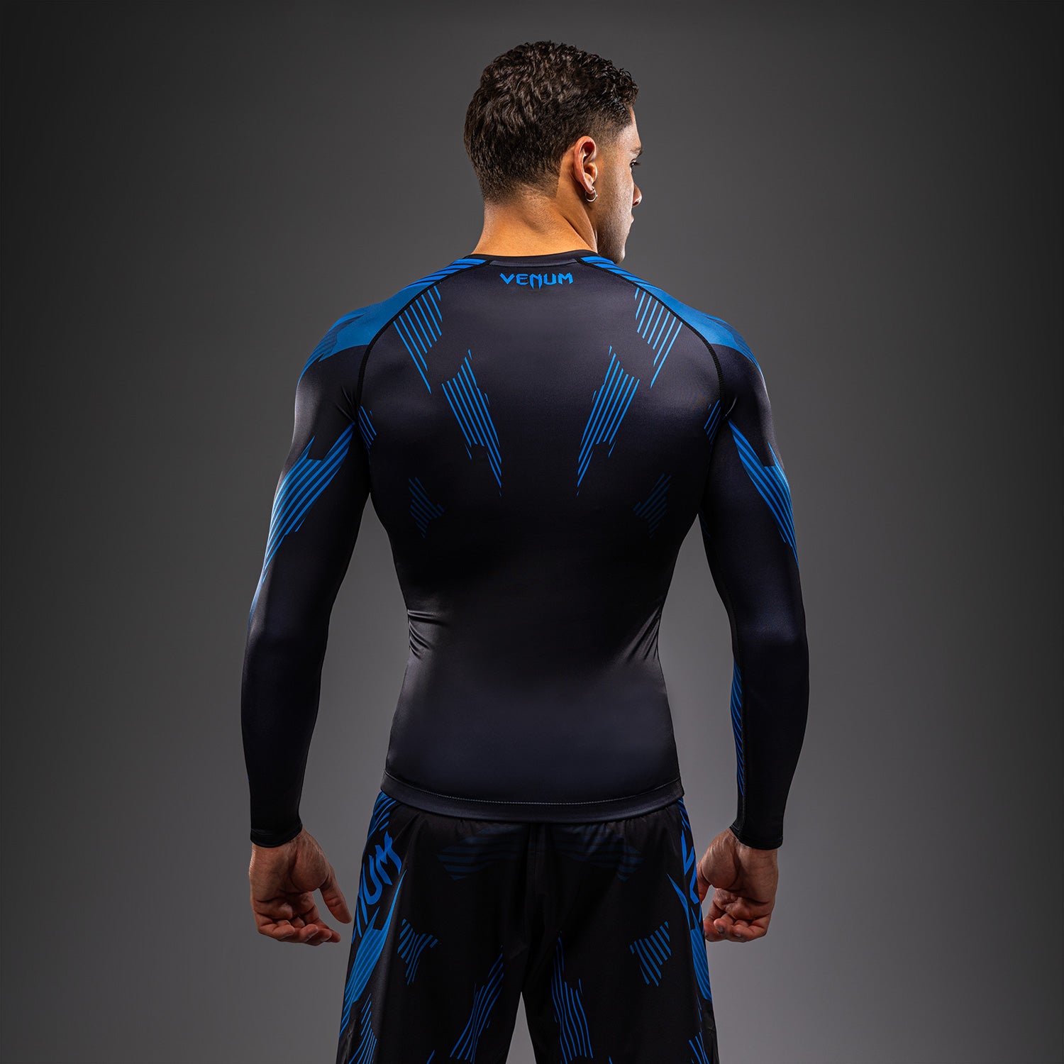 venum-no-gi-6-0-langarm-rashguard-schwarz-blau image 4