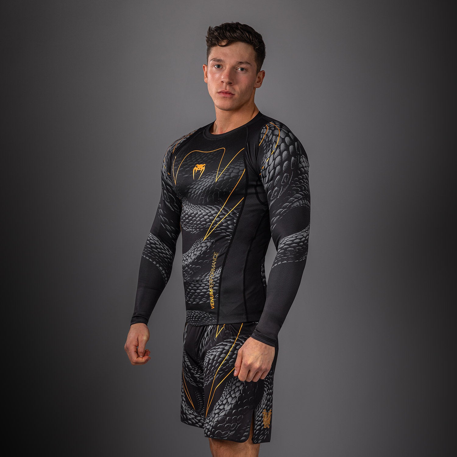 venum-matupa-langarm-rashguard-schwarz-grau-gold image 3