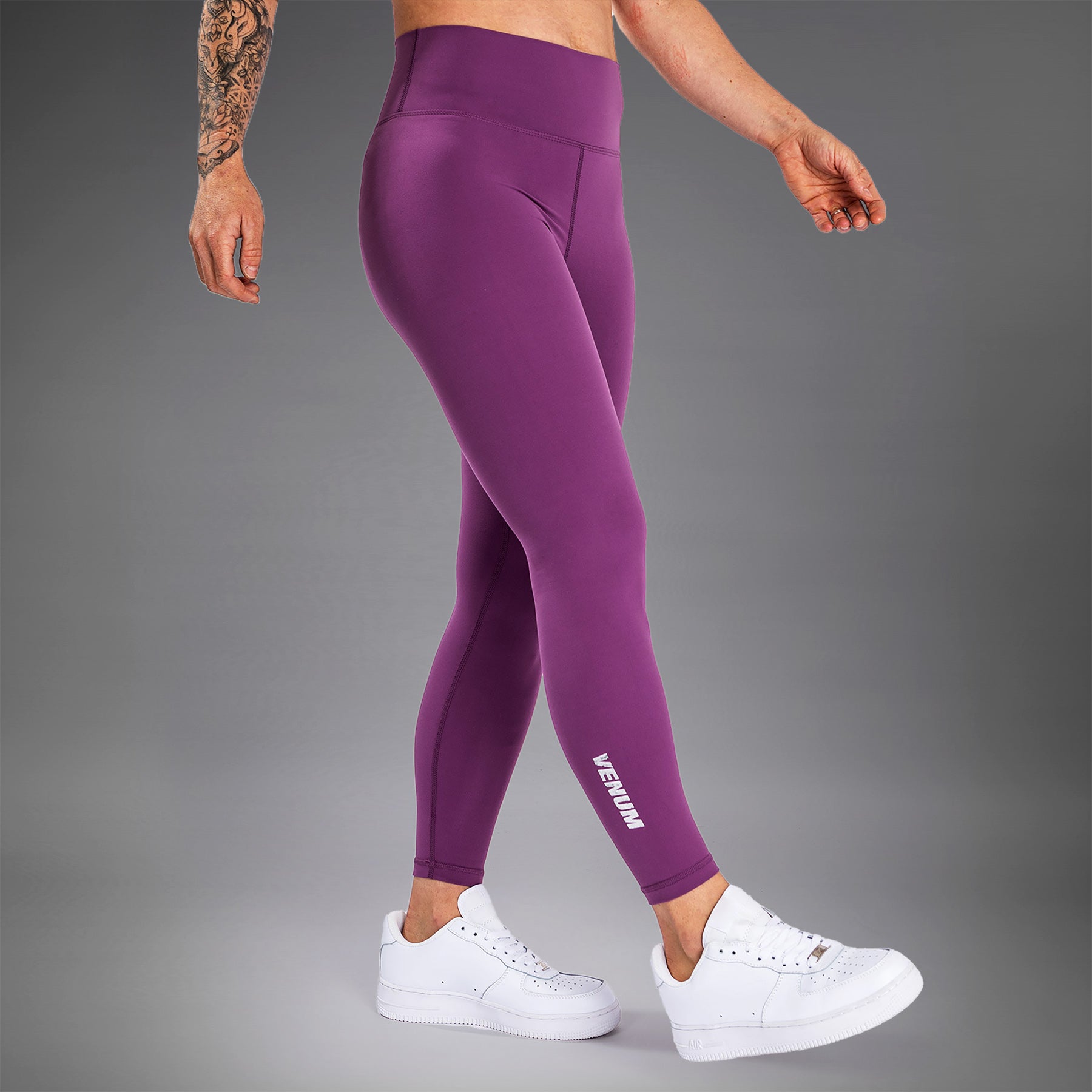 venum-essential-lifestyle-leggings-dunkle-orchidee-geb-rstetes-silber-damen image 1