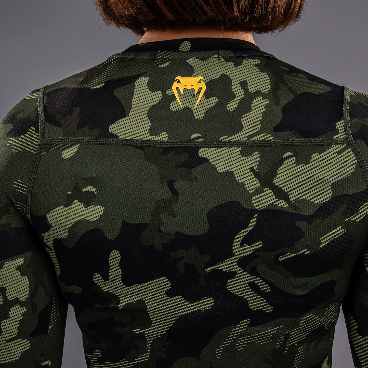 venum-x-sophia-rose-damen-langarm-rashguard-forest-camo image 6