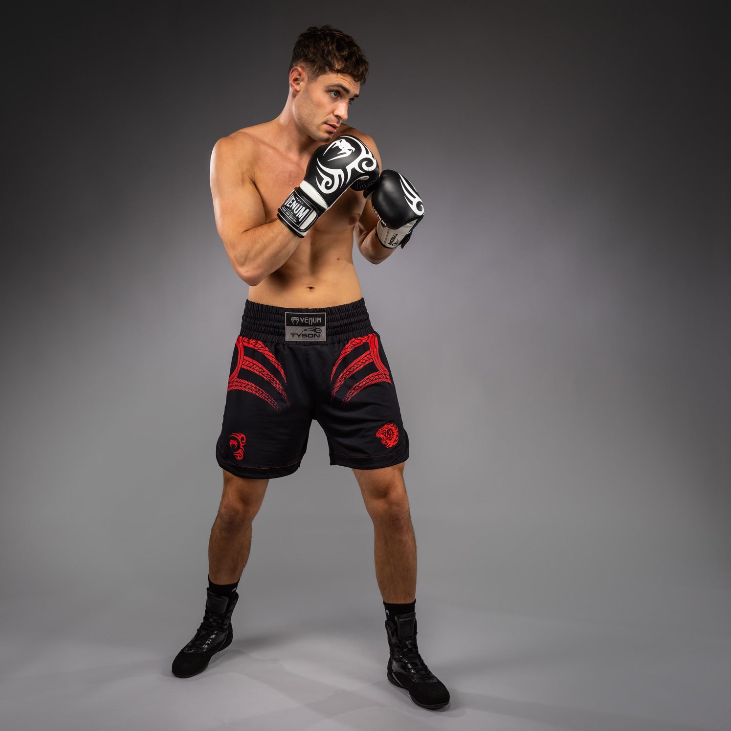 venum-x-mike-tyson-tiger-boxshorts-herren-tiefschwarz-intensivrot image 7