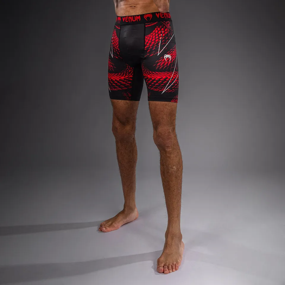 venum-matupa-kompressionsshort-schwarz-rot-silber image 1