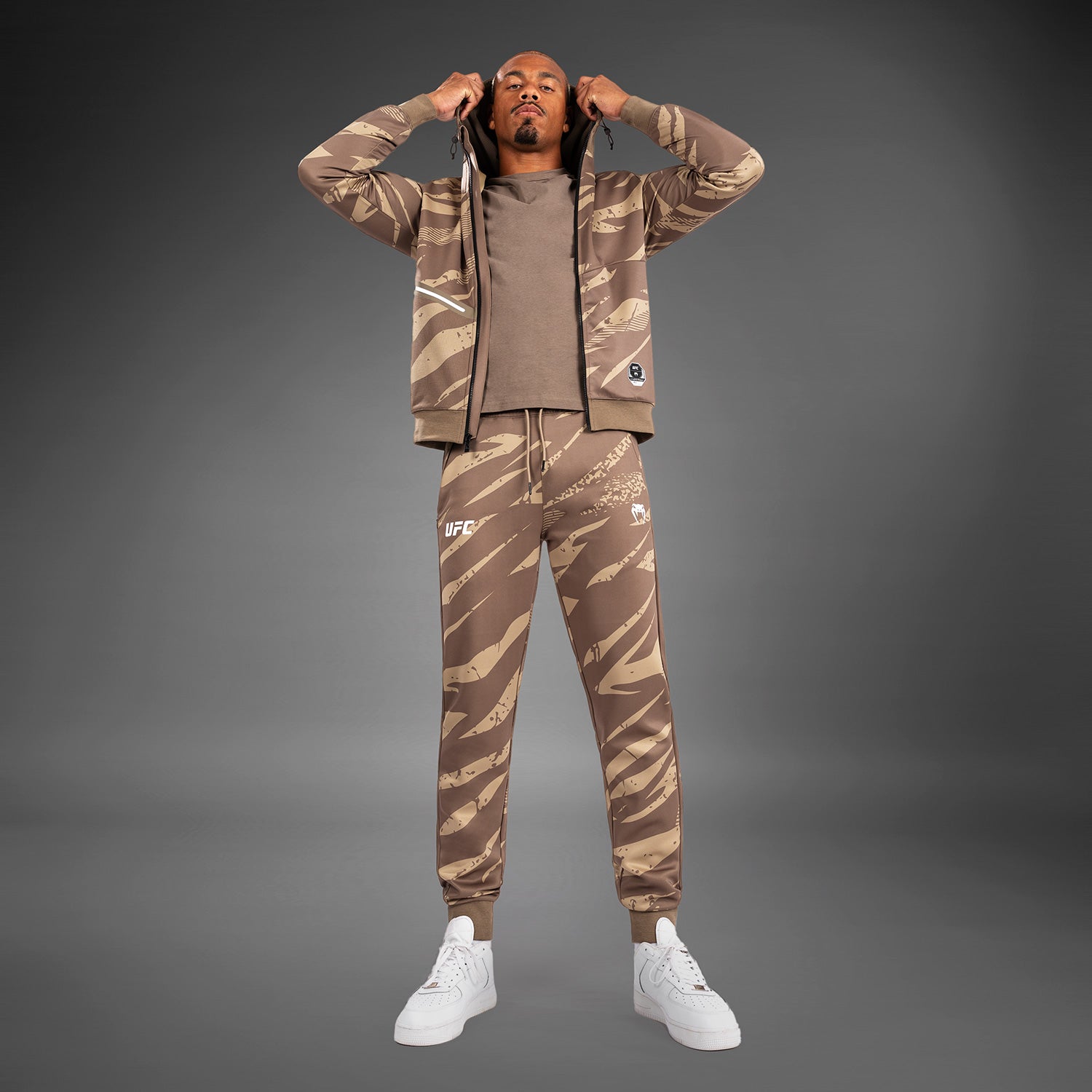 ufc-adrenaline-by-venum-fight-week-herren-zip-hoodie-full-zip-desert-camo image 3