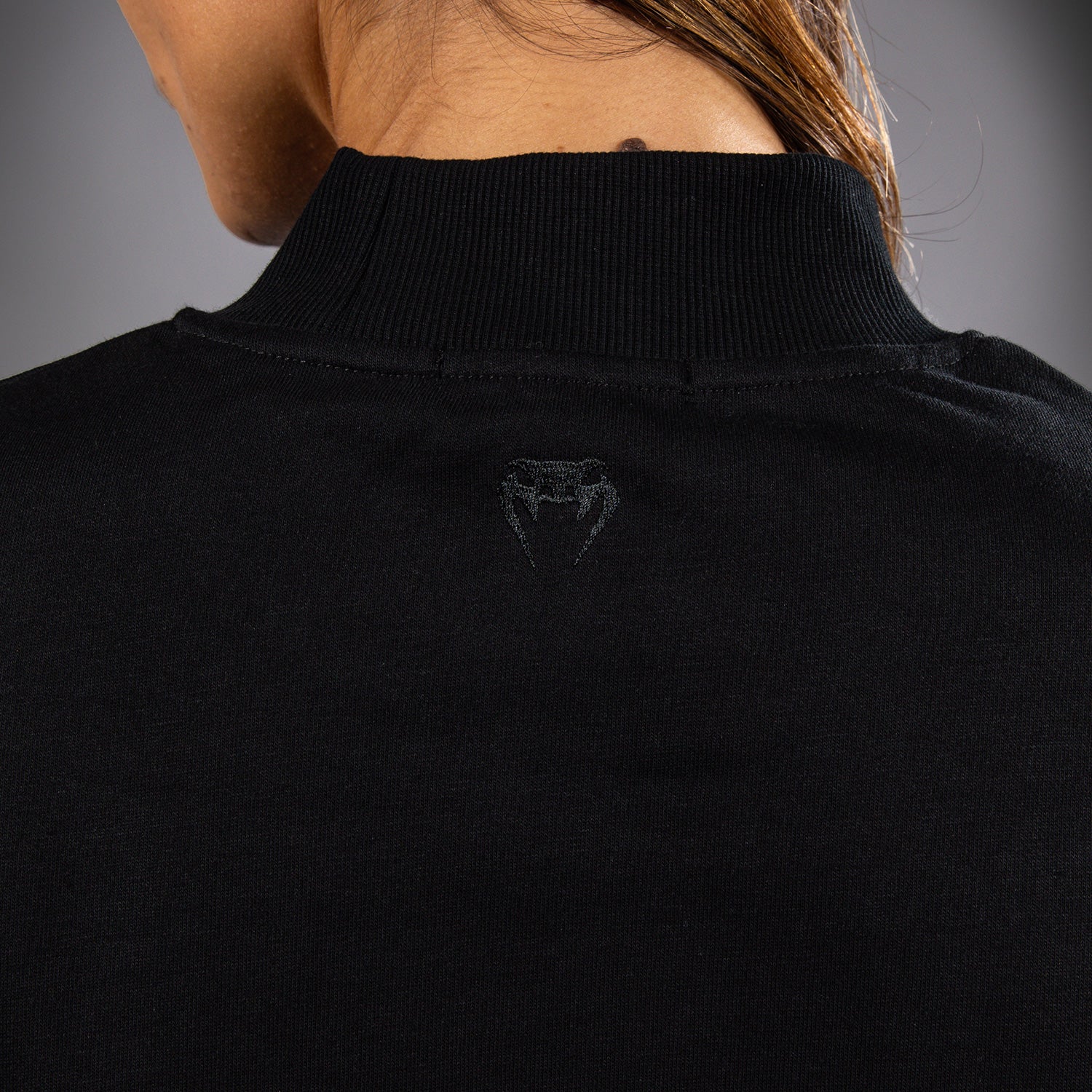 venum-pulse-damen-cropped-sweatshirt-schwarz-wei image 6