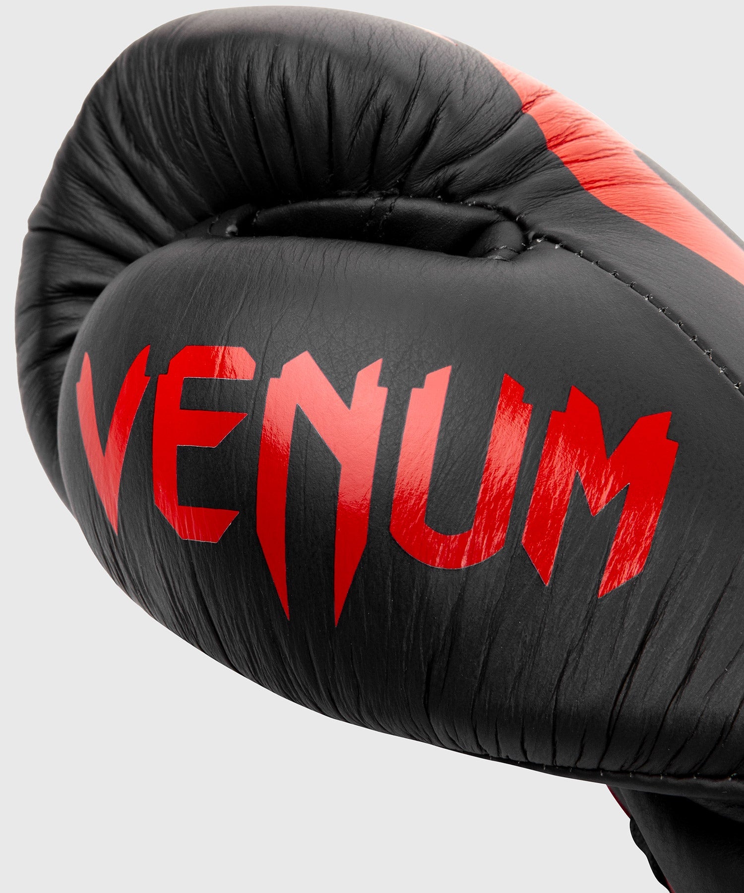 venum-giant-2-0-professionelle-boxhandschuhe-mit-schn-rung-schwarz-rot image 8