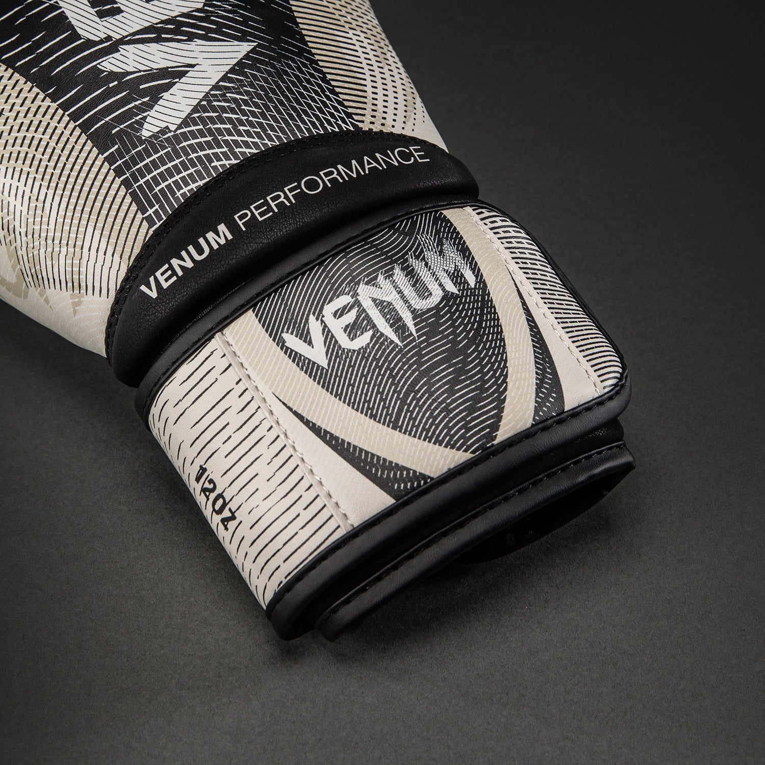 venum-galactic-3-0-boxhandschuhe-cremeweiss-schwarz image 3