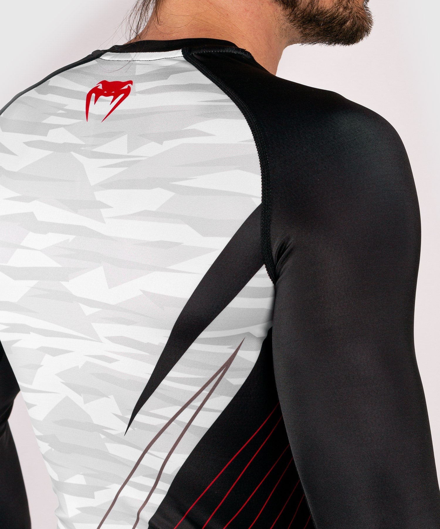 venum-contender-5-0-rashguard-langarm-herren-white-camo image 8