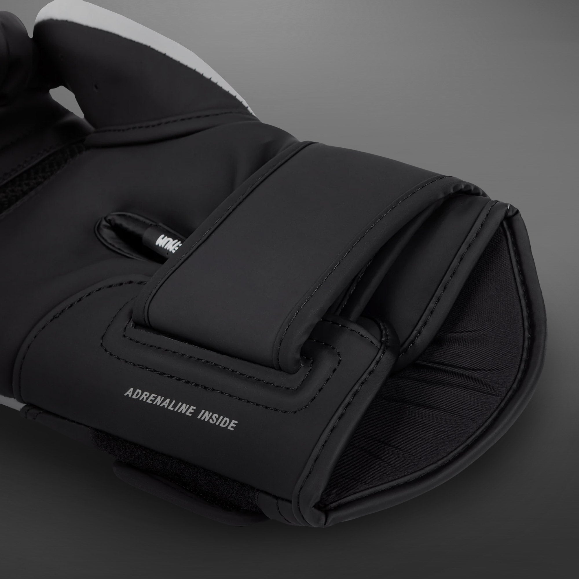venum-challenger-4-0-boxhandschuhe-schwarz-wei image 4