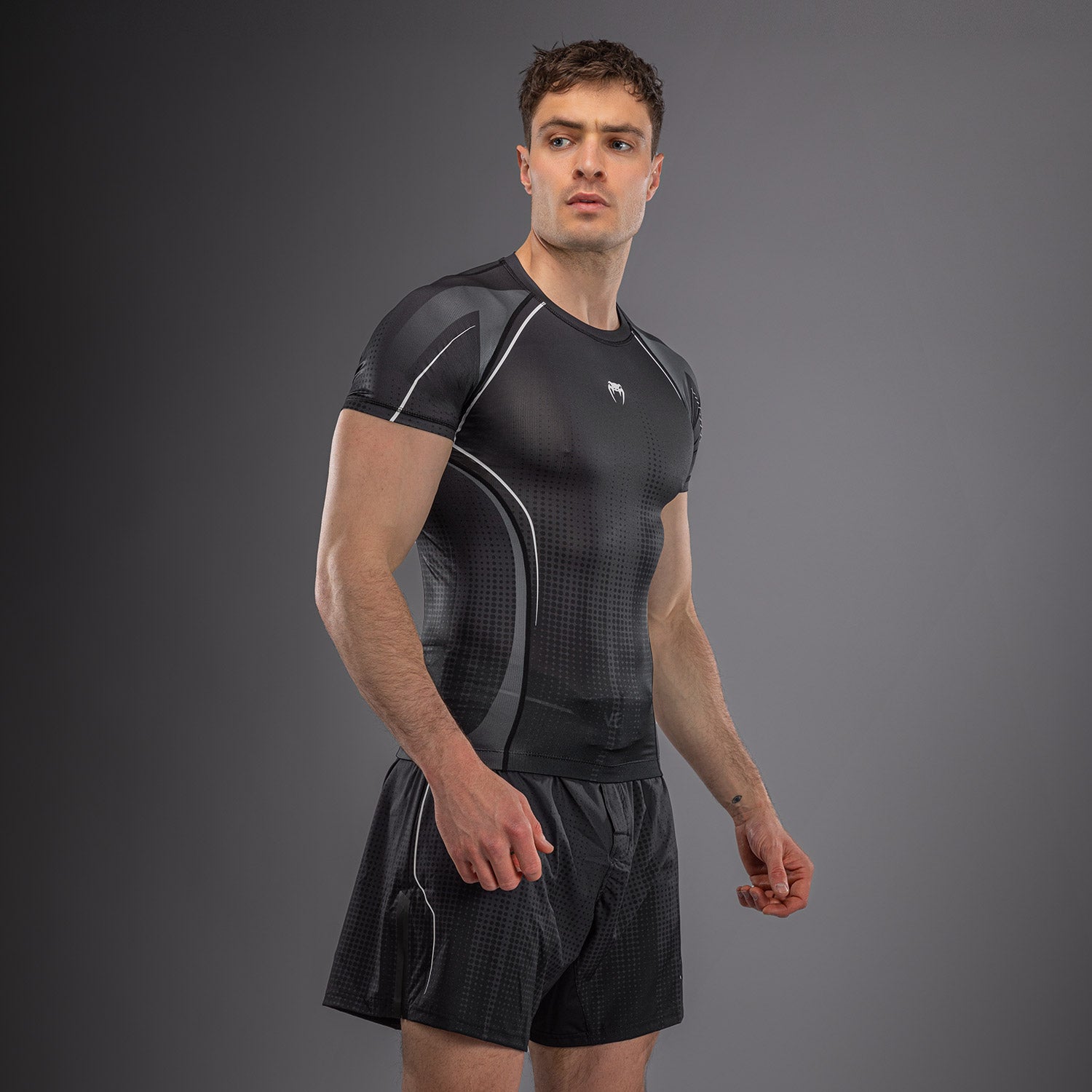 venum-stealth-kurzarm-rashguard-schwarz-wei image 2
