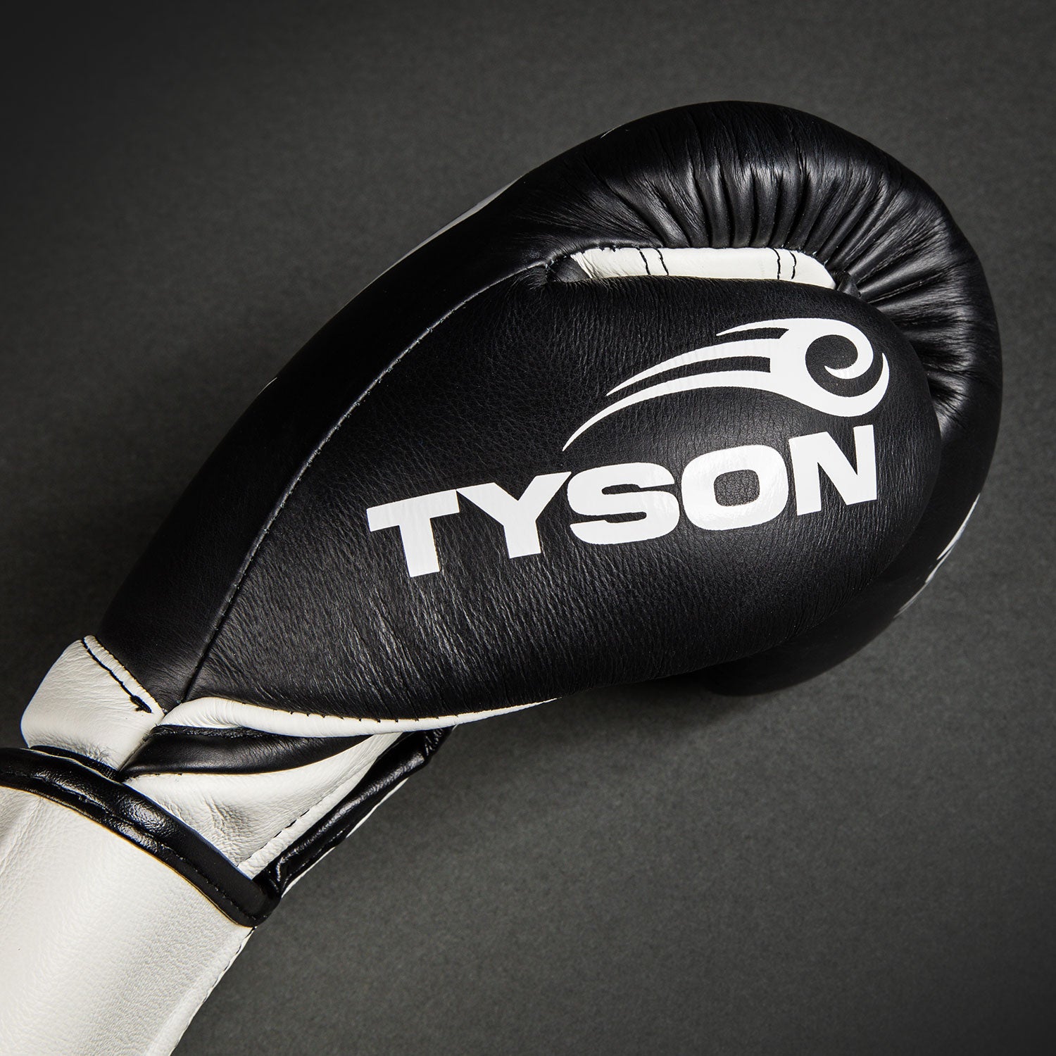 venum-giant-2-0-mike-tyson-pro-boxhandschuhe-tiefschwarz-optisch-wei image 5